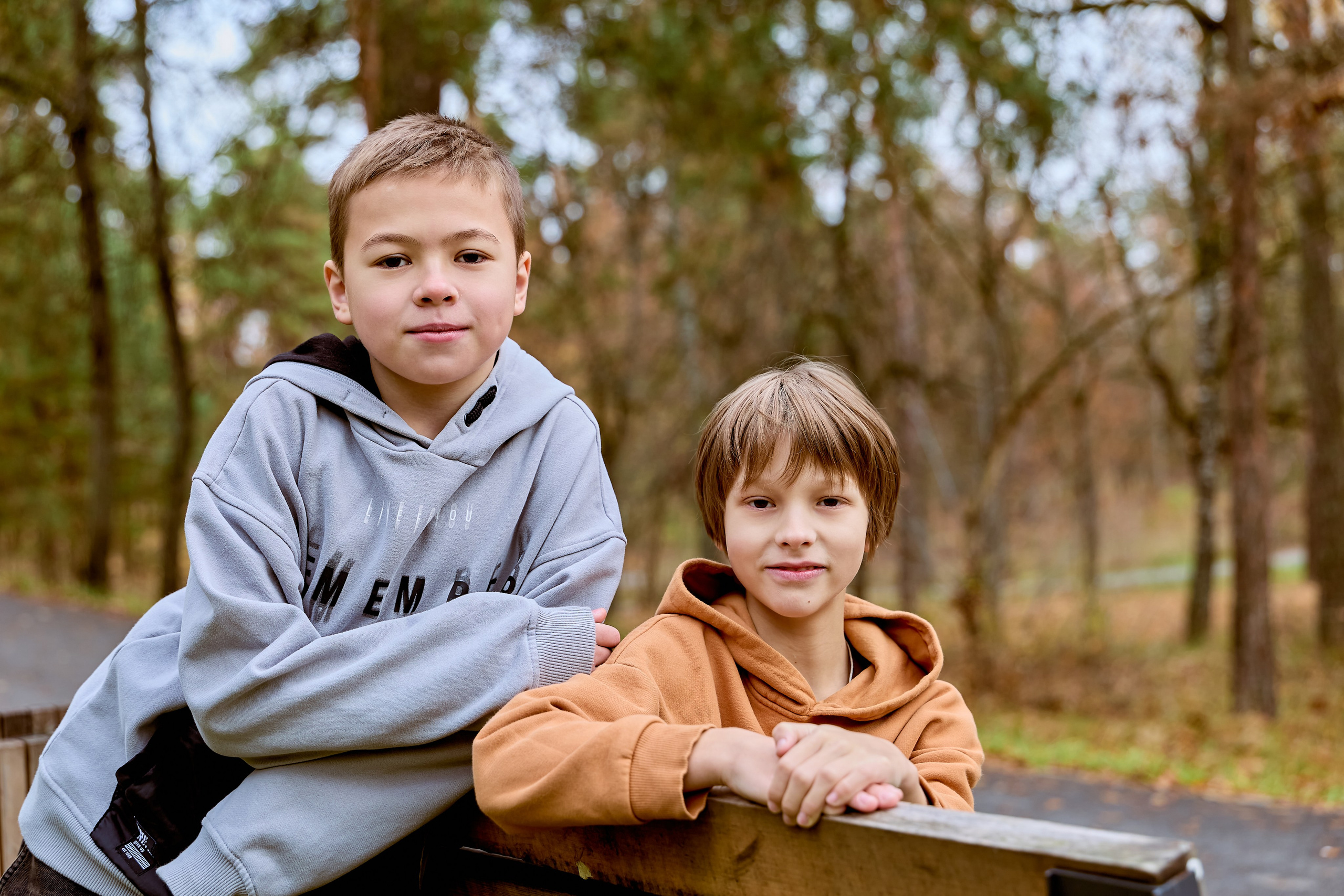Детский  школьный портрет в городском парке Дзержинск фото Николая Голованова