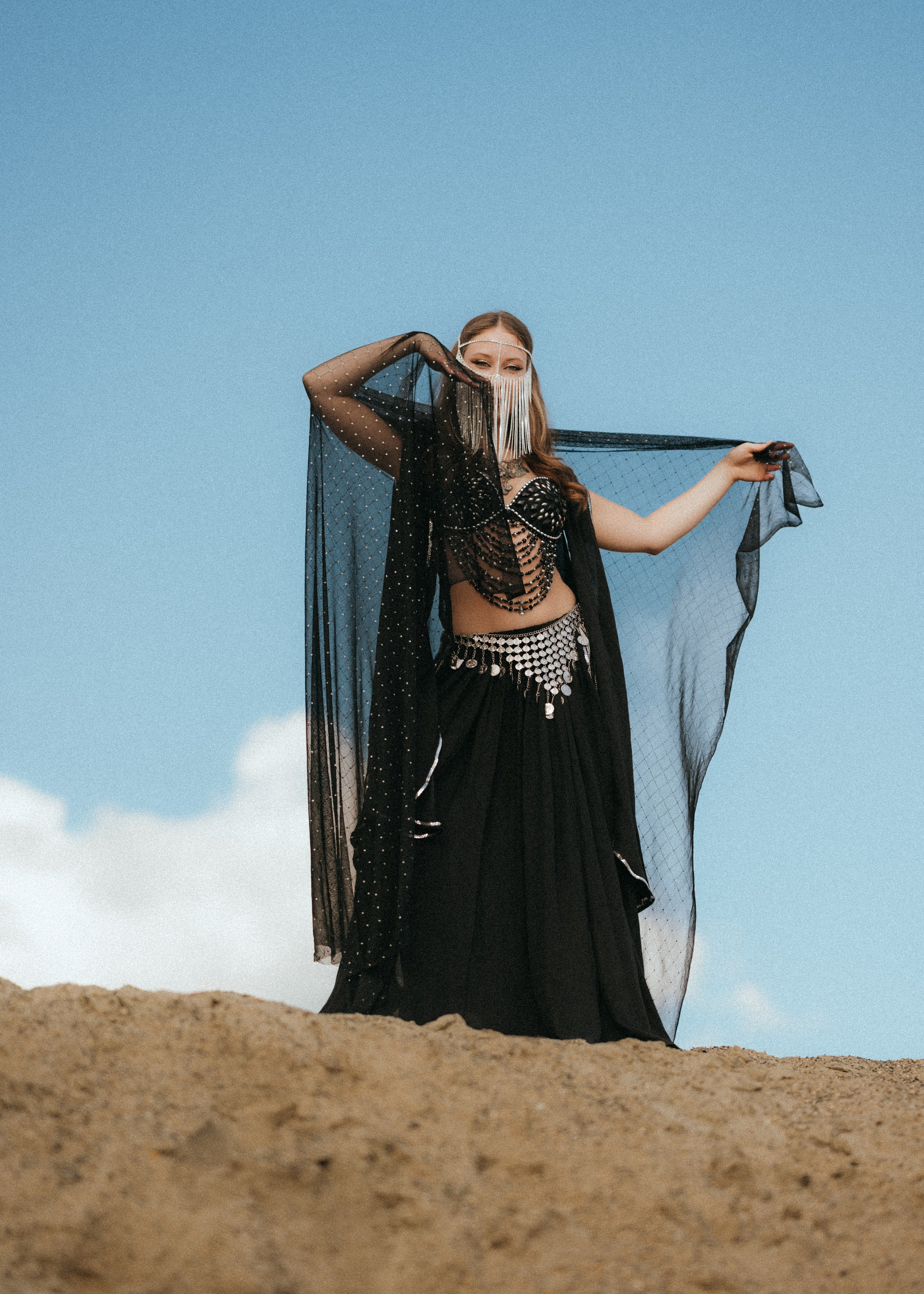 Орг https://t.me/fv_nsk vk.com/fv_nsk #фотовстречинск 💃🏻 @lina_laww Vk: https://vk.com/lina_lavv 💃🏻 @victoryyya_05 https://vk.com/victoryya_kir 👑 Белый костюм и&nbsp;тиара VK @olga.karrott.jewelry