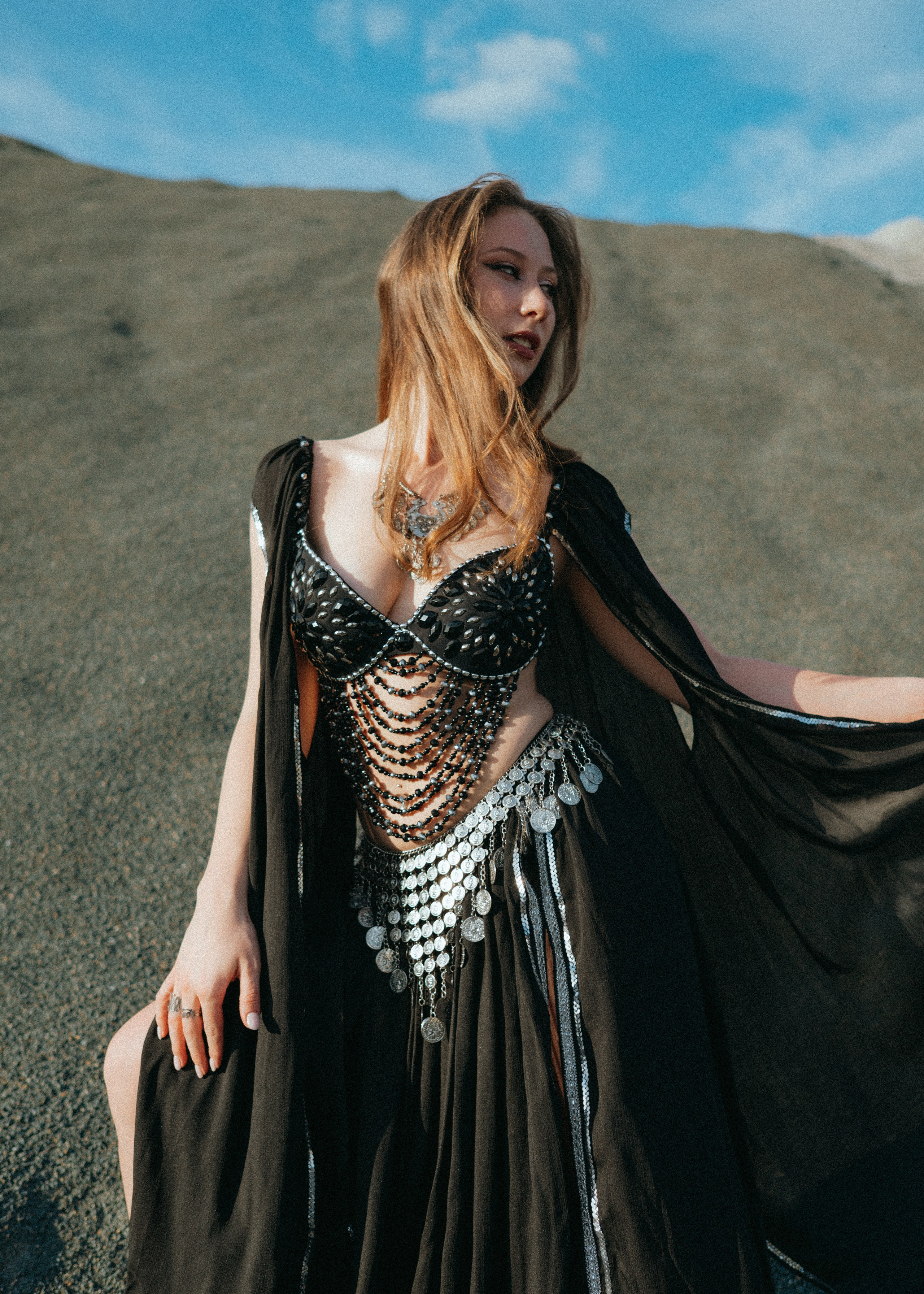 Орг https://t.me/fv_nsk vk.com/fv_nsk #фотовстречинск 💃🏻 @lina_laww Vk: https://vk.com/lina_lavv 💃🏻 @victoryyya_05 https://vk.com/victoryya_kir 👑 Белый костюм и&nbsp;тиара VK @olga.karrott.jewelry