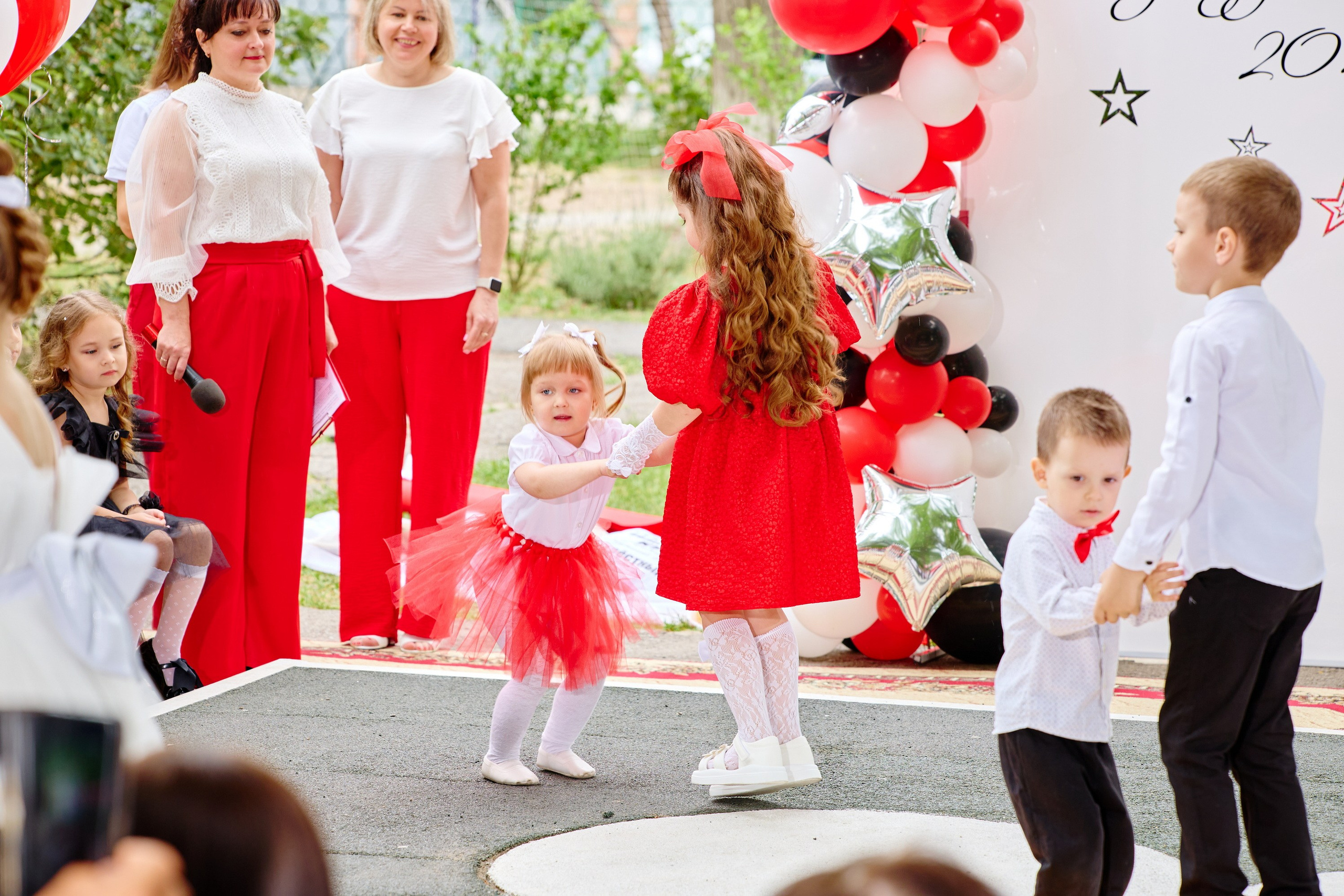Выпускной 45 сад. Фотограф Выпускные альбомы Таганрог Сергей Коробченко