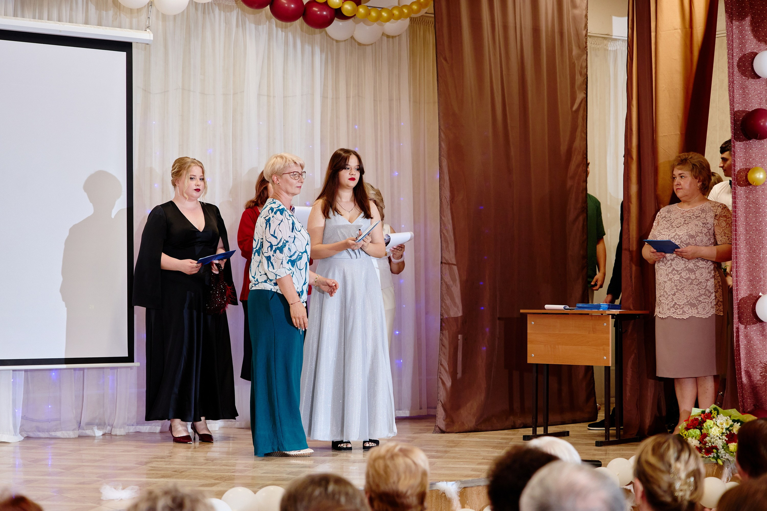 Выпускной 35 Сош. Фотограф Выпускные альбомы Таганрог Сергей Коробченко