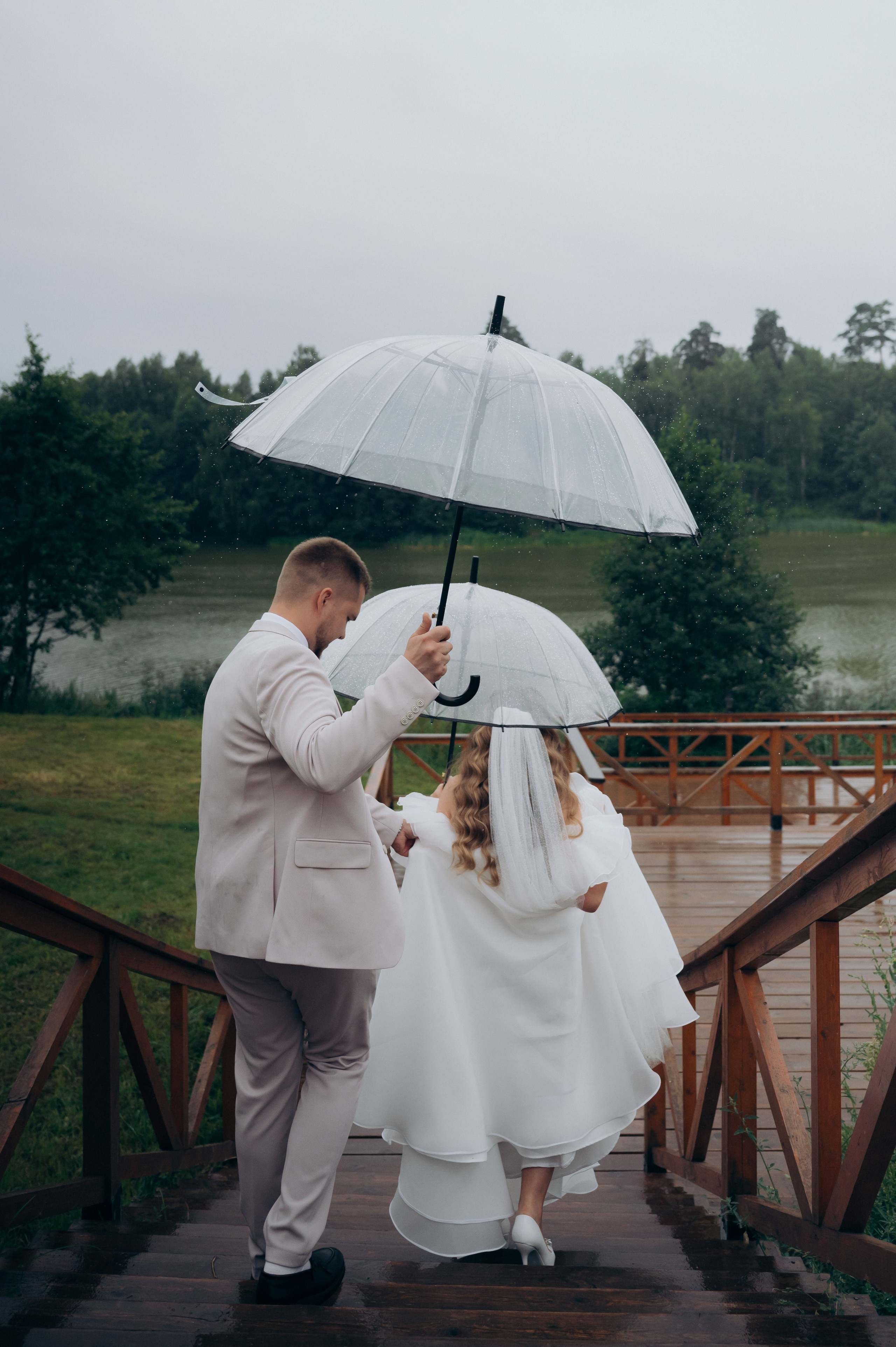 Дождь, Гребнево, любовь. Свадебный и семейный фотограф Виктория Носачёва. Щелково, Москва и МО