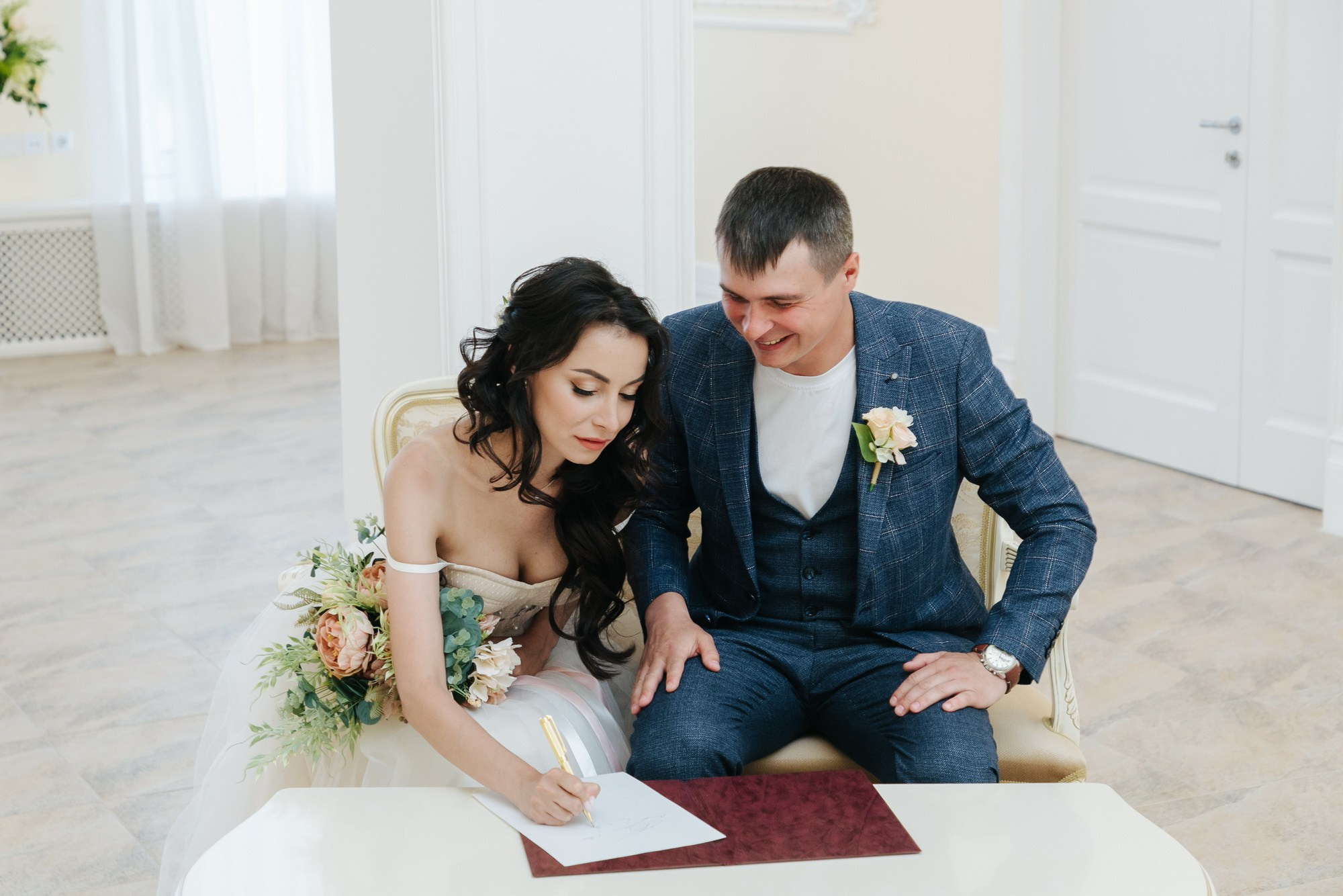 где провести свадьбу в спб, петергофе, свадебный костюм для жениха магазины, свадебный салон в спб найти, торт для свадьбы заказать, найти фотографа на свадьбу, праздник