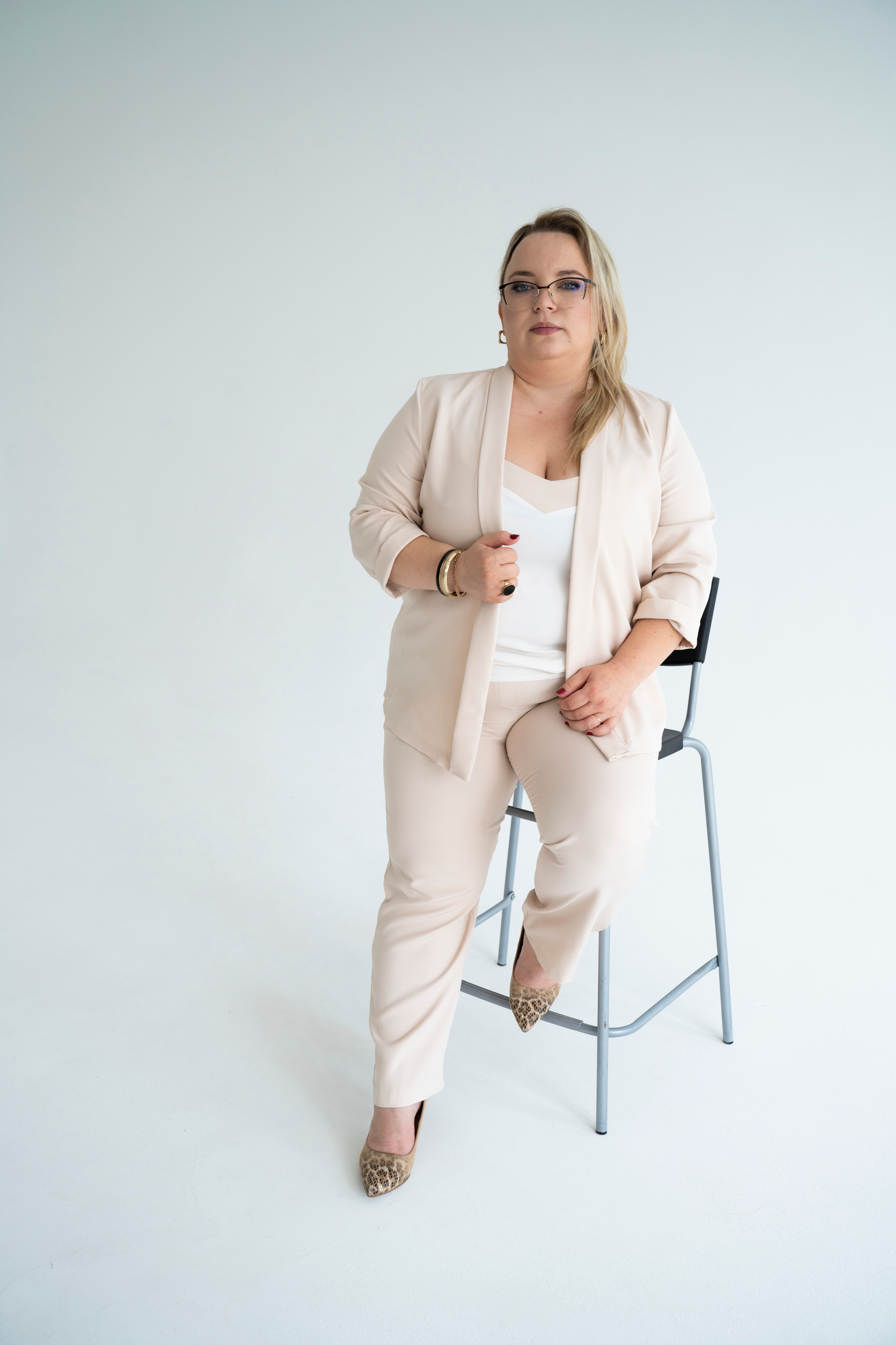 Анна. Владелица компании по бухгалтерскому учету. Главная