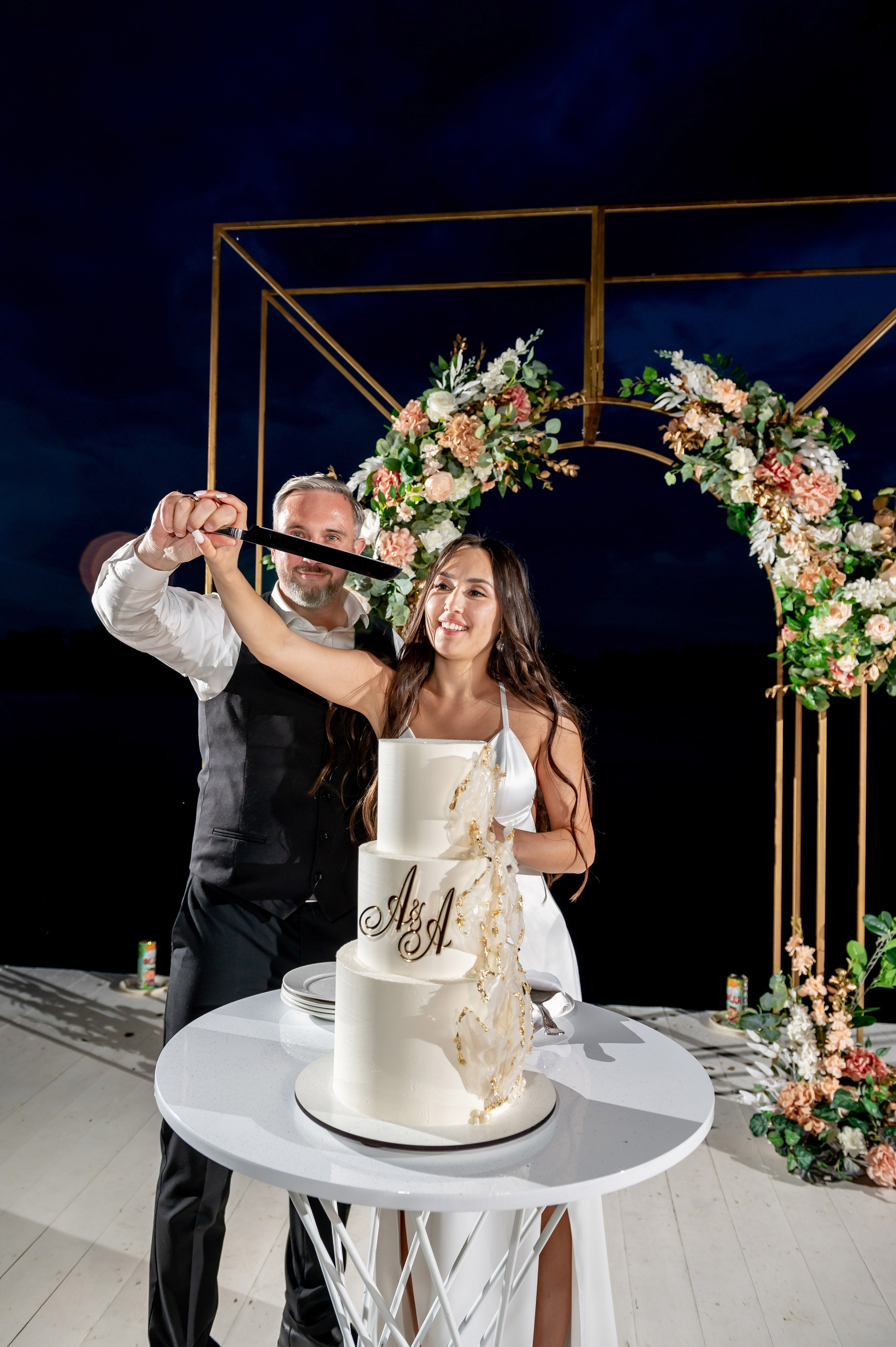 Классическая свадебная фотосессия Аины и Антона по самым красивым местам для свадебной прогулки в Санкт-Петербурге. Портретный, семейный и свадебный фотограф в Санкт-Петербурге и в Пушкине Ширяев Денис