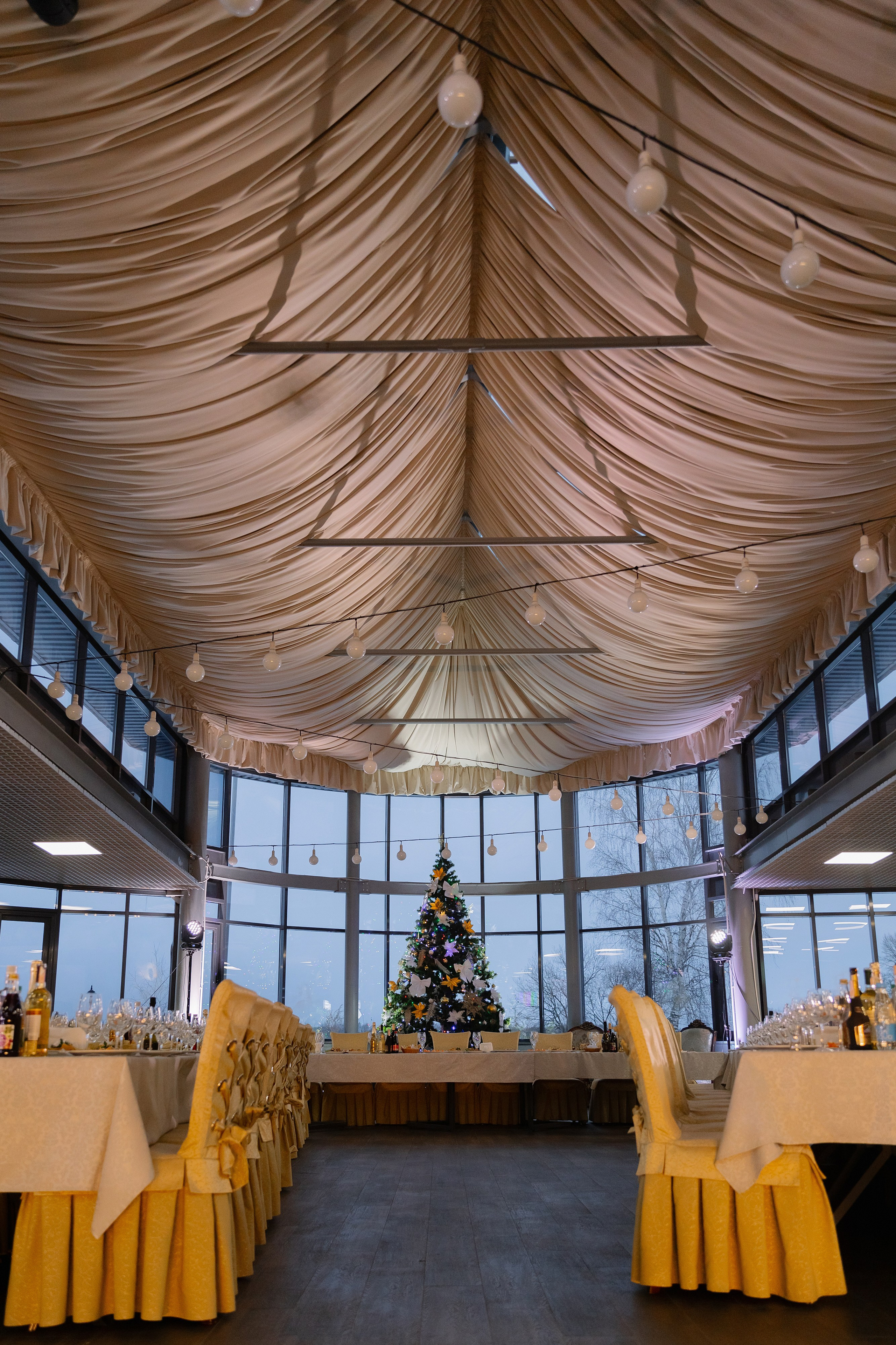 Корпоративная новогодняя фотосъемка для BELARUSBANK в Ресторане «Урарту». Свадебный фотограф в Минске/Беларуси Сергей Спиридонов