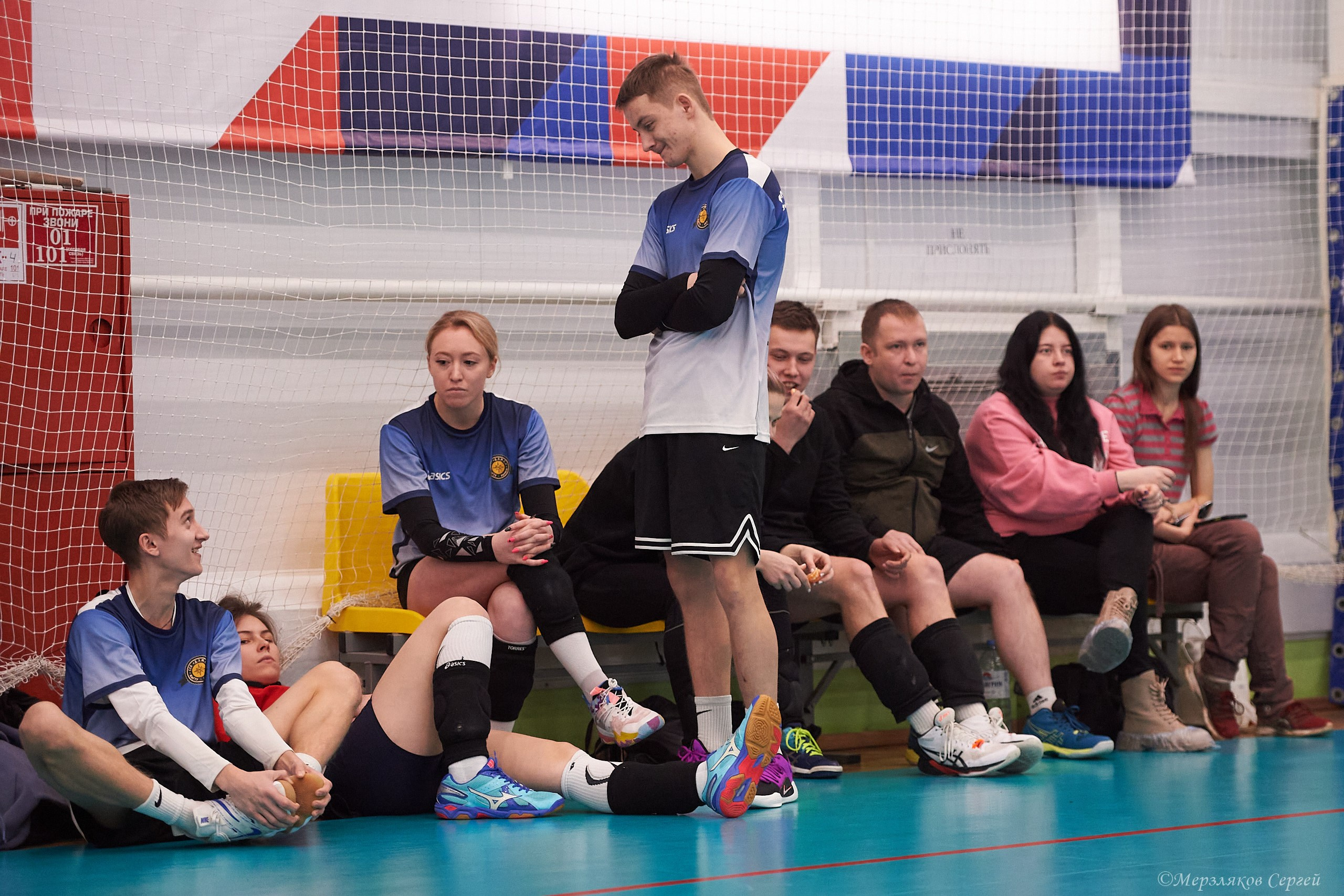 Новогодний волейбольный турнир. Ижевск. 16.12.23. Спортивный репортажный фотограф в Ижевске Сергей Мерзляков