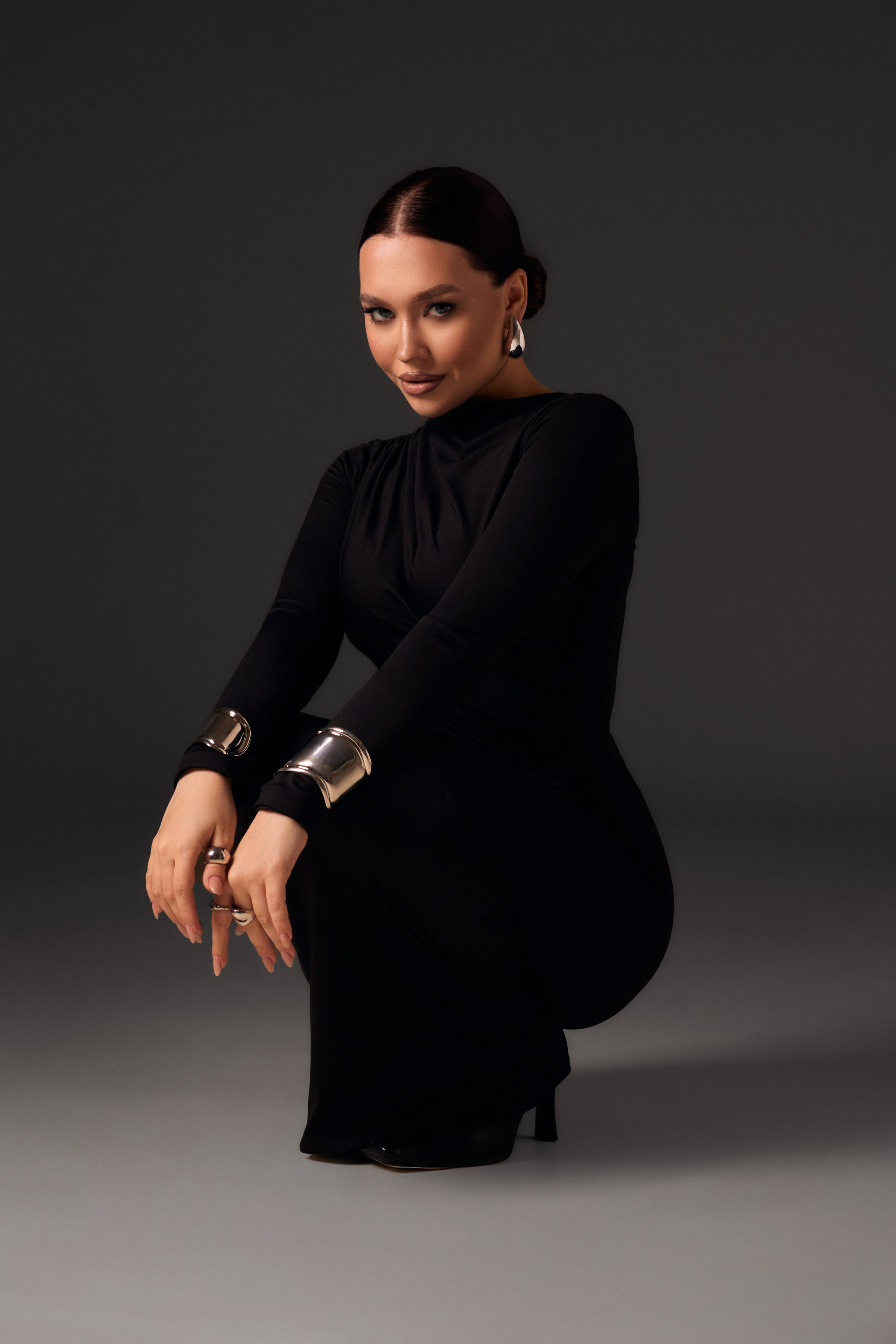 Dark background. Ксения Исакова — фотограф Кострома