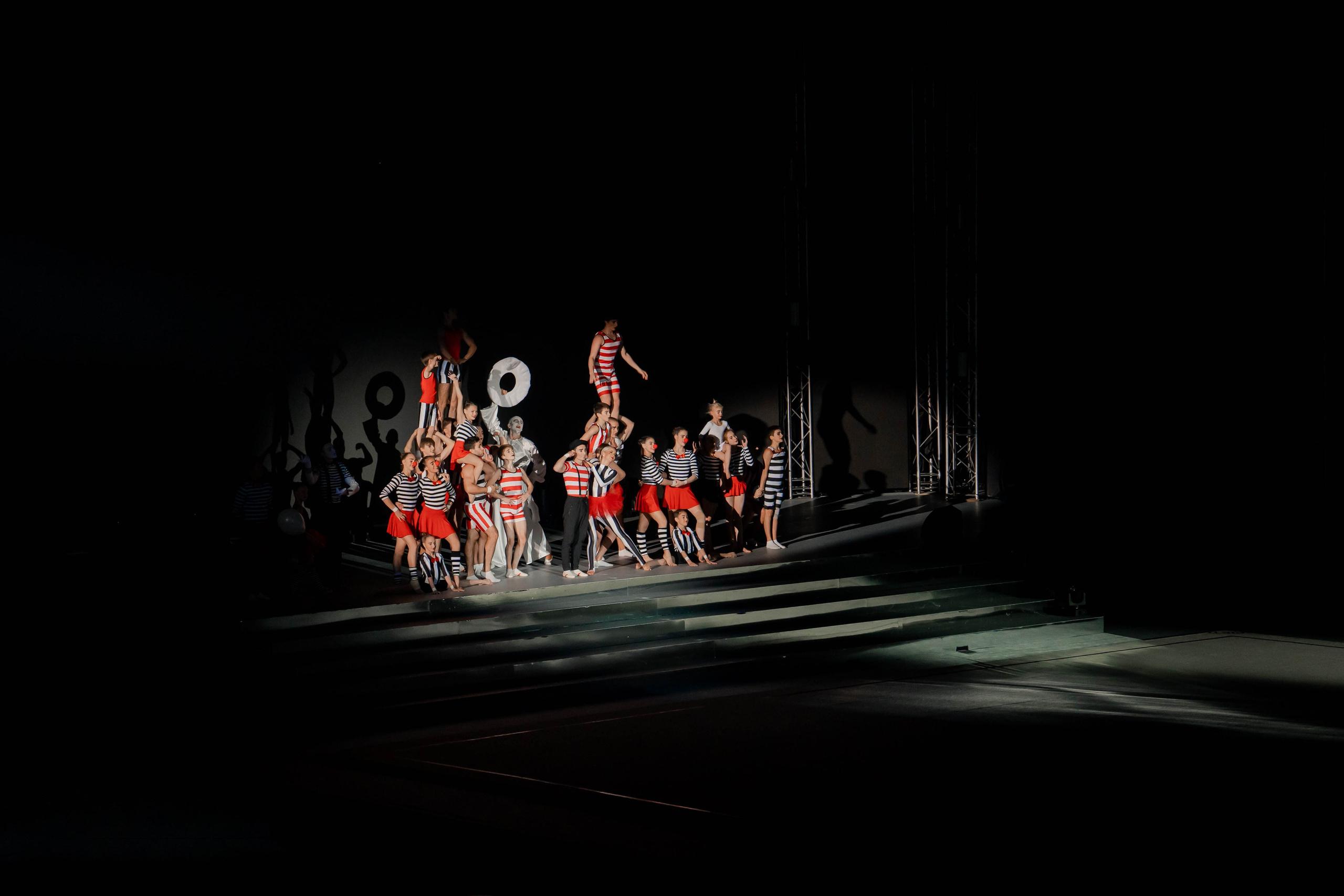 Шоу Алексея Немова 2024. Крамер Юлиана детский и семейный фотограф