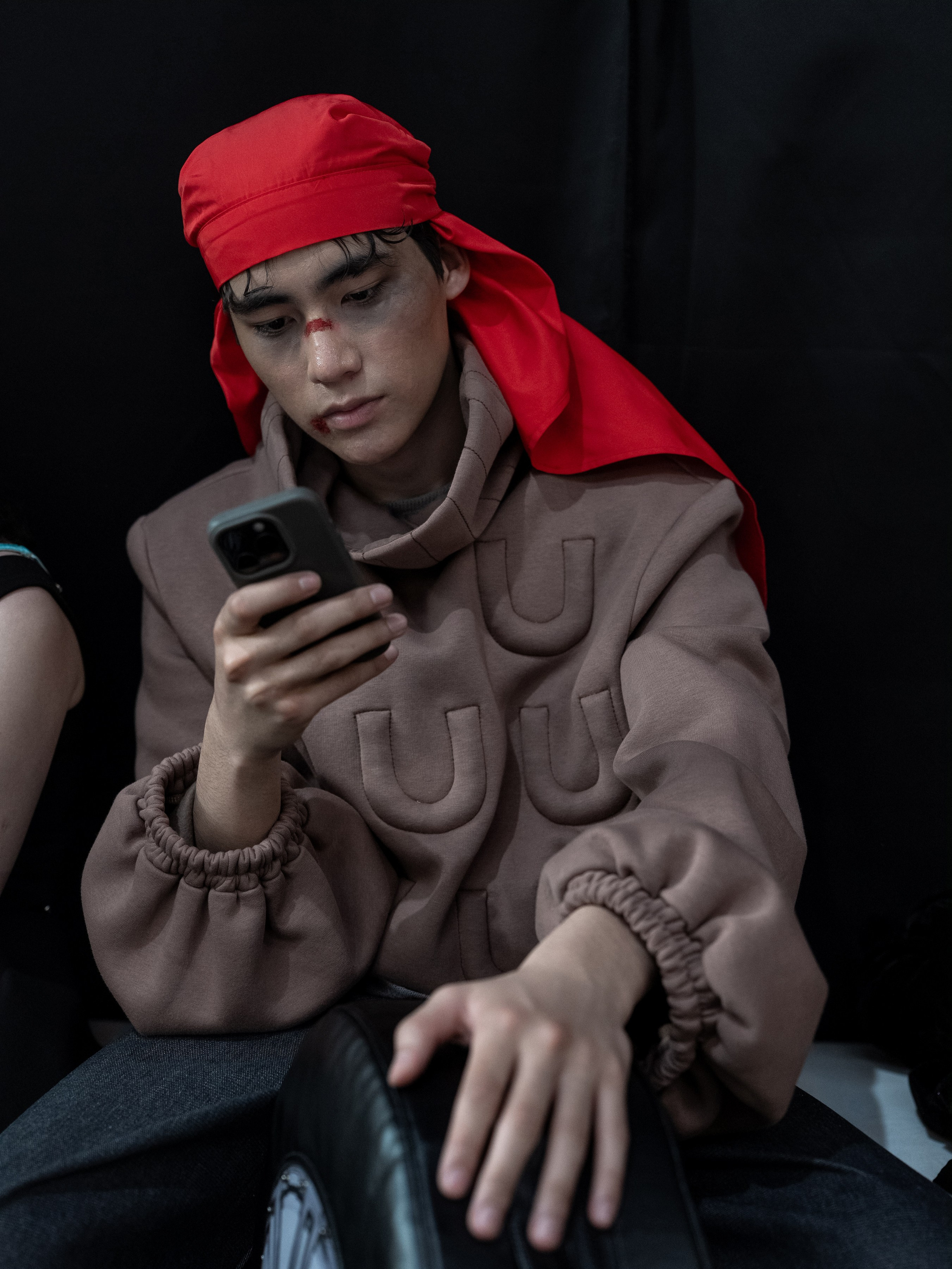 Visa Fashion Week Almaty Pre-Fall 2026 April Backstage Day 2. Сайт Алматинского НЮ АРТ, будуар и фэшн фотографа Дениса Карпенко