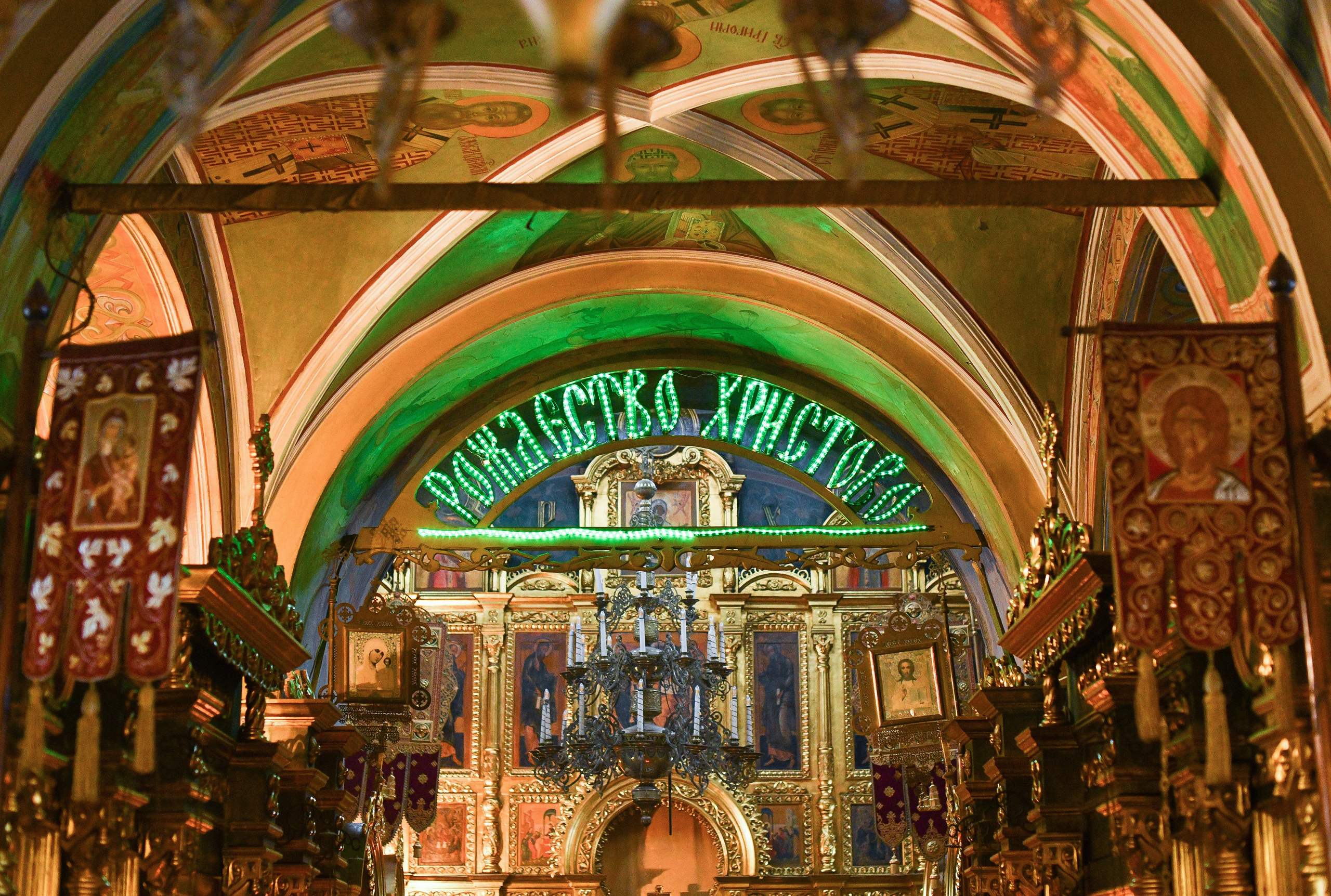 Крещение Анны. Храм Зосимы и Савватия. Гольяново. Свадебный и портретный фотограф в Москве Галина Борисова