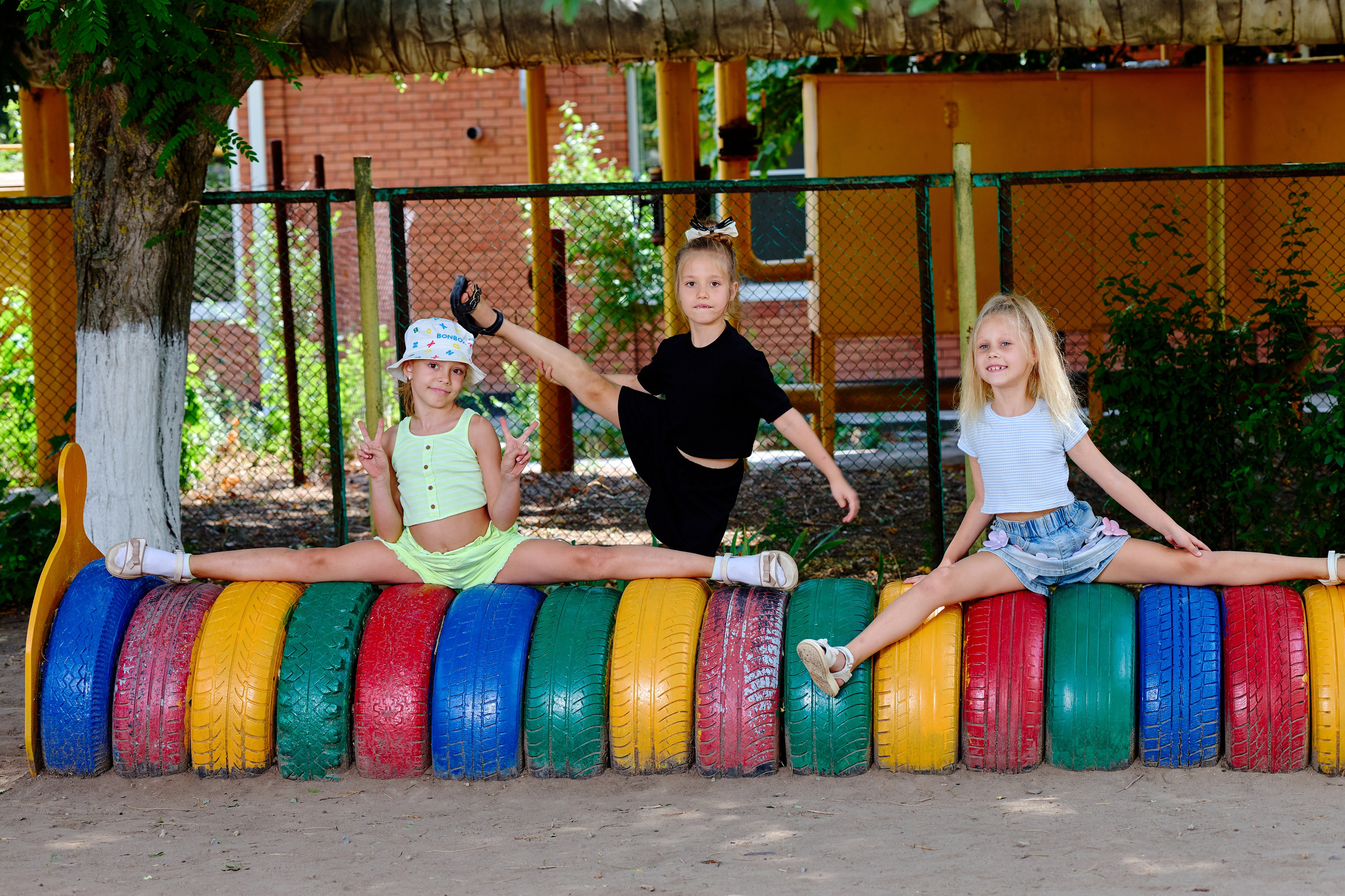 Пример летней съемки в детском саду № 92 Старшая группа Радуга. Фотограф Выпускные альбомы Таганрог Сергей Коробченко