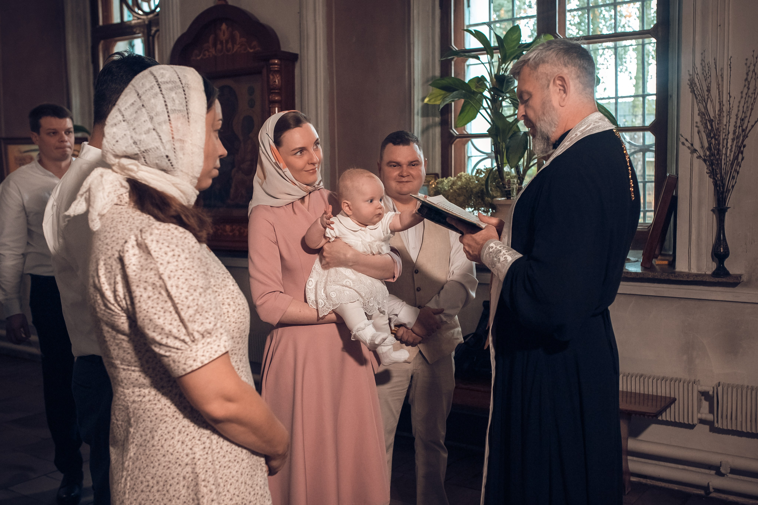 Стоимость таинства крещения. Семейный и детский фотограф в Москве в ЮАО Царицыно Алёна Асташкина