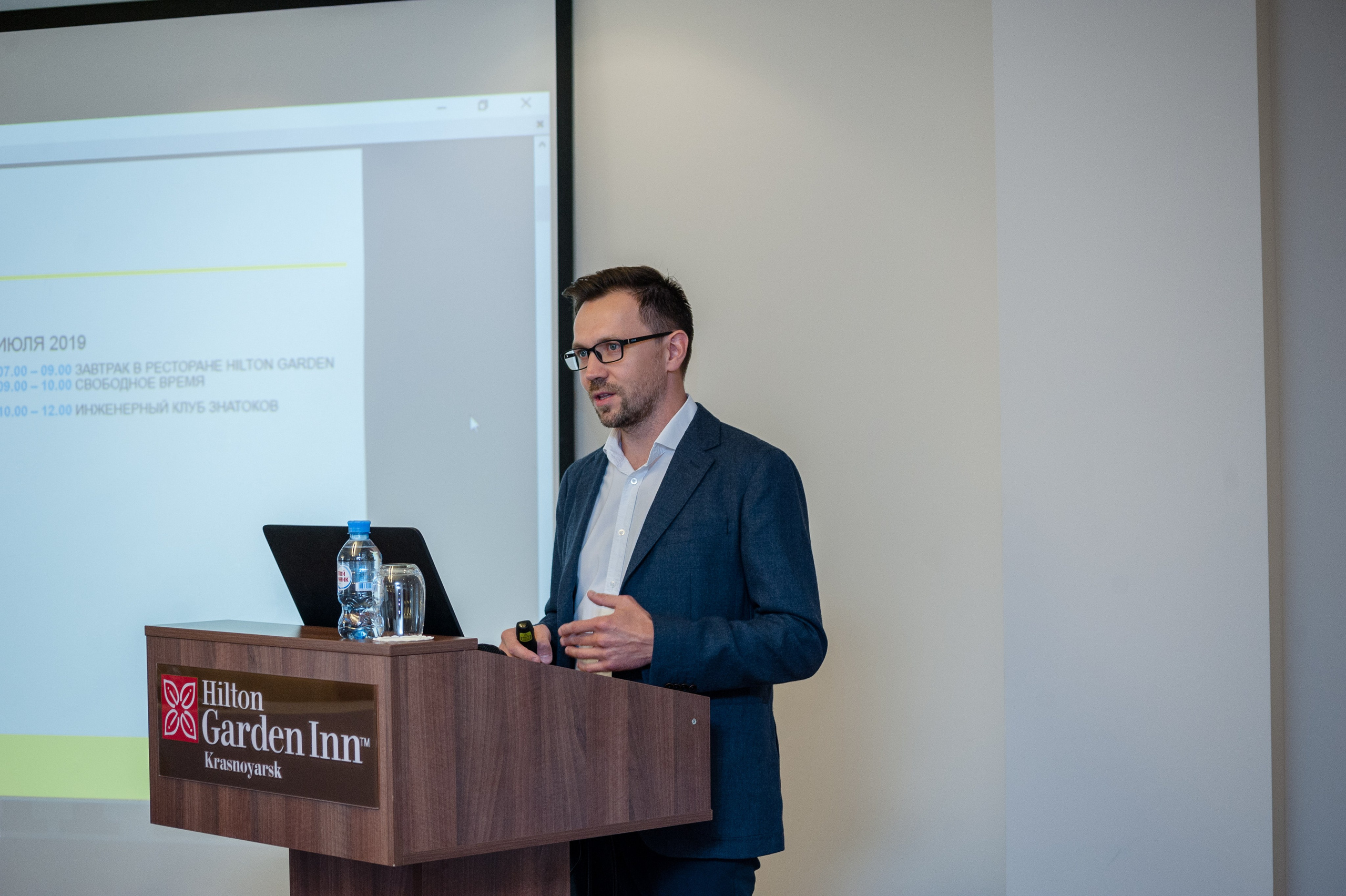 ВЗРОСЛЫЙ РЕПОРТАЖ. Приветствую! Меня зовут Александра, я занимаюсь репортажной и предметной съемкой в Красноярске