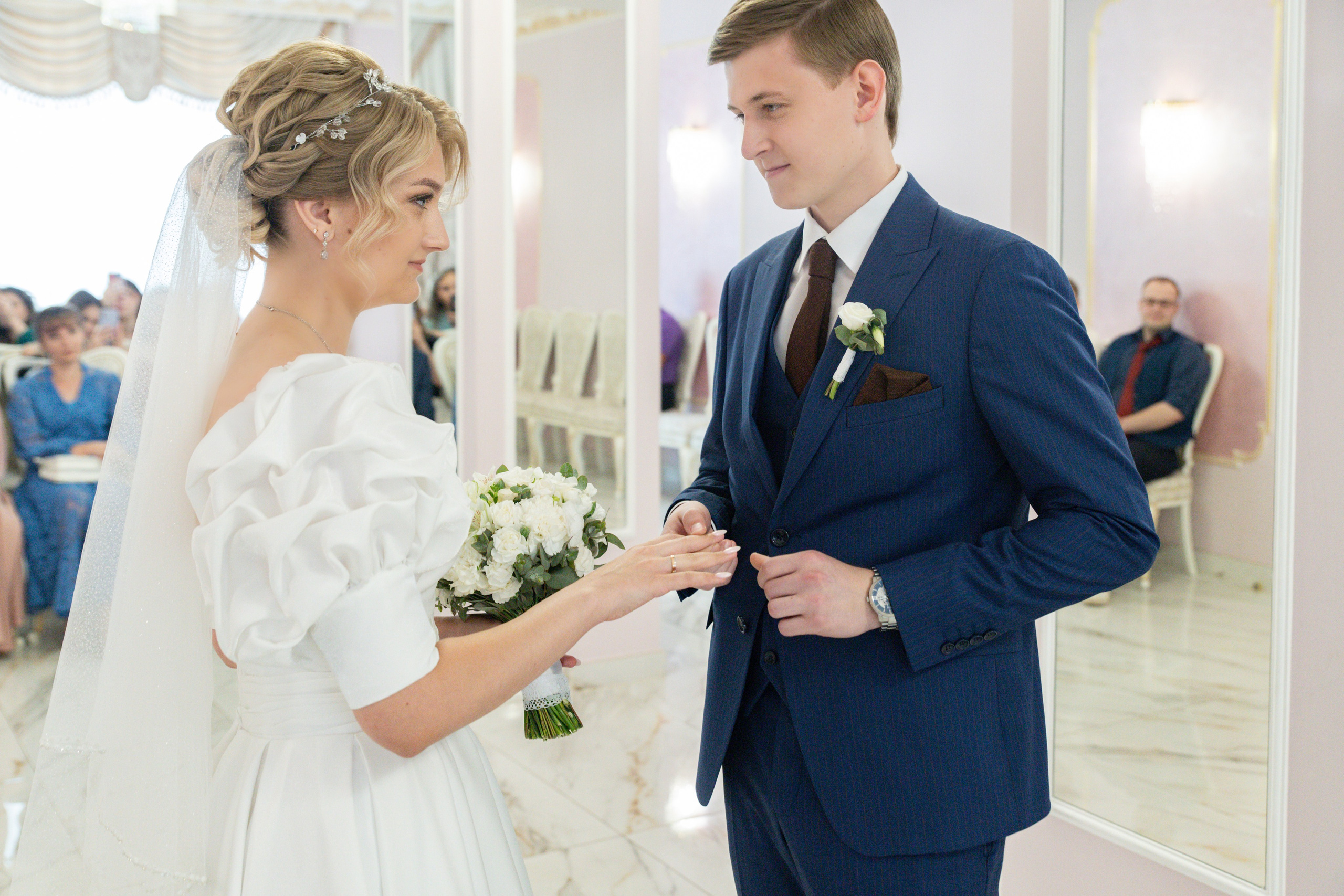 Свадебная съемка. Семейный свадебный интерьерный фотограф Тверь Санкт- Марина Свистунова