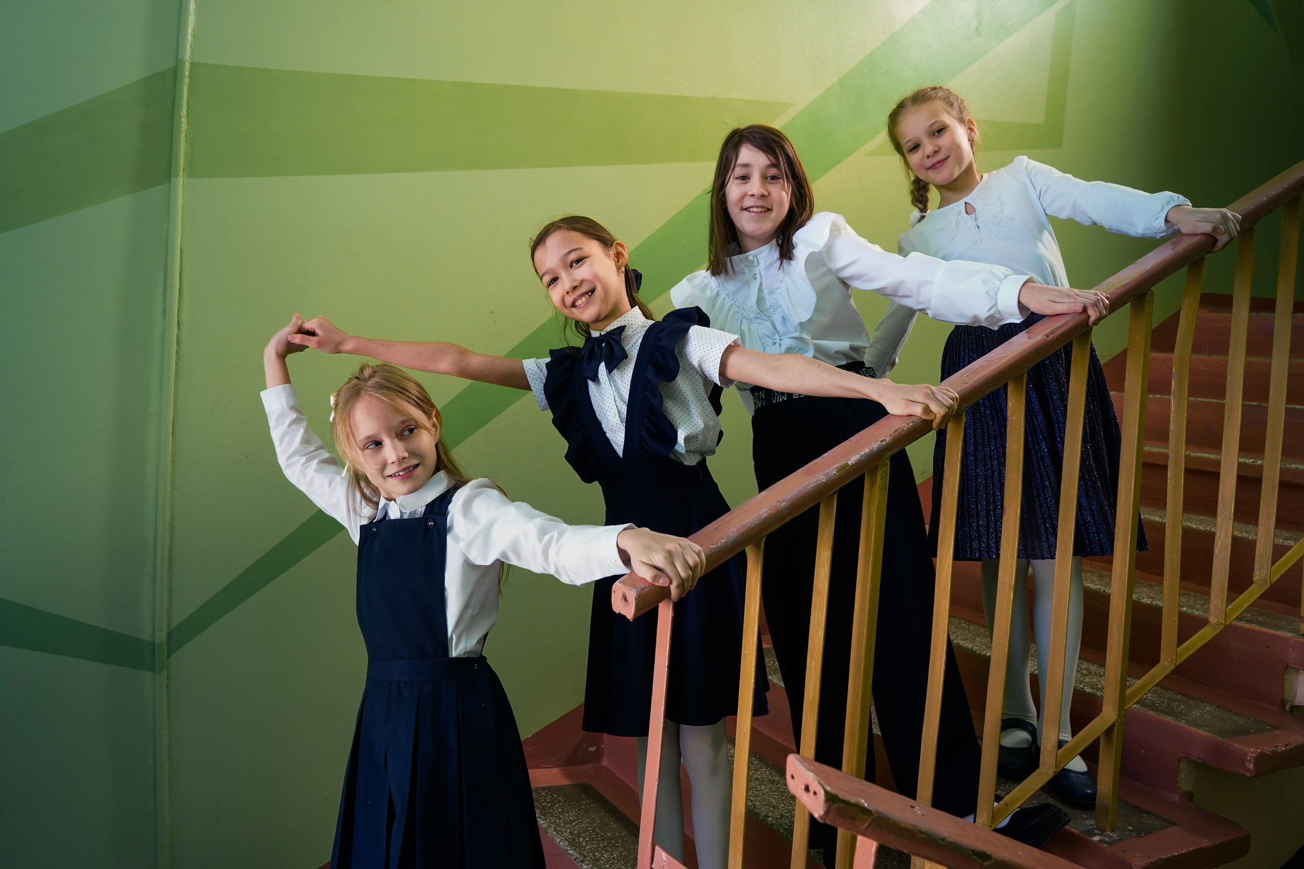 Выпускные альбомы, 4 класс Школа № 175 школьная фотосессия. Семейный и портретный фотограф в Екатеринбурге Анна Лобанова