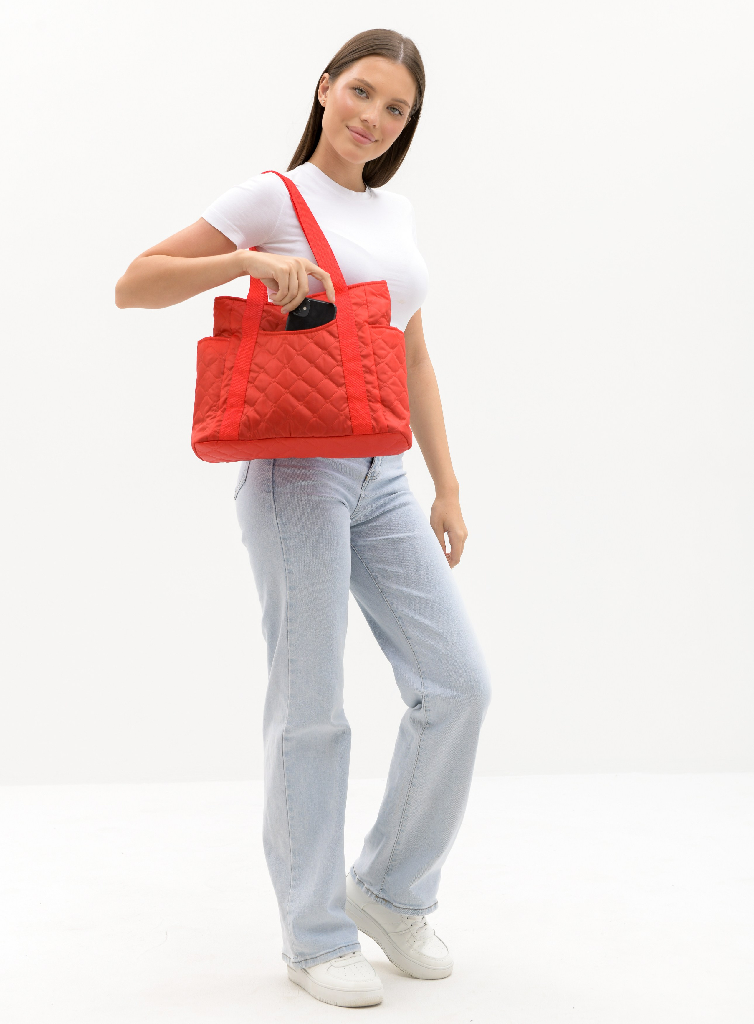 Настя. Фотосъемка для маркетплейс в Краснодаре