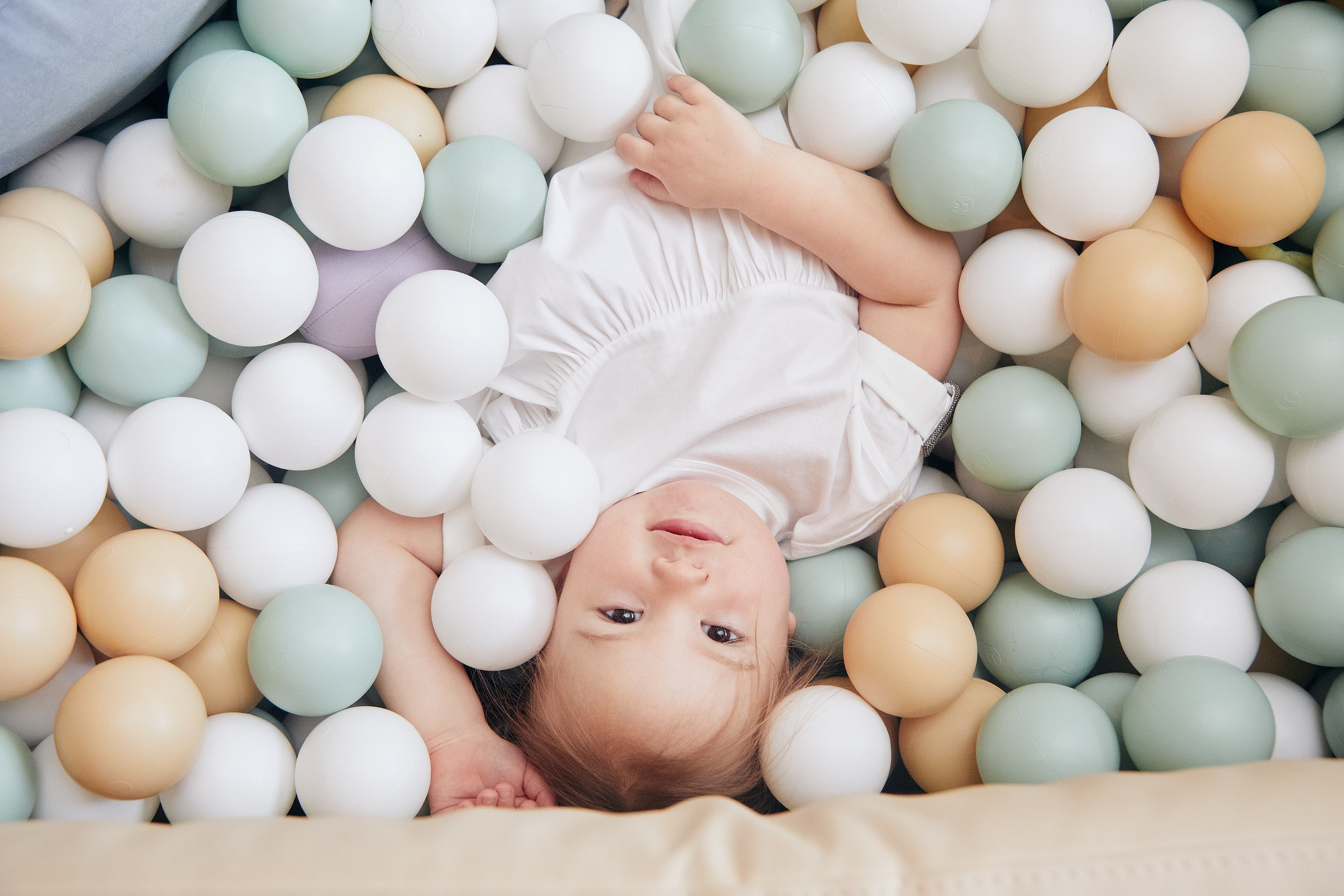 Катя — 2 года. Репортажный фотограф в Москве Константин Дерягин