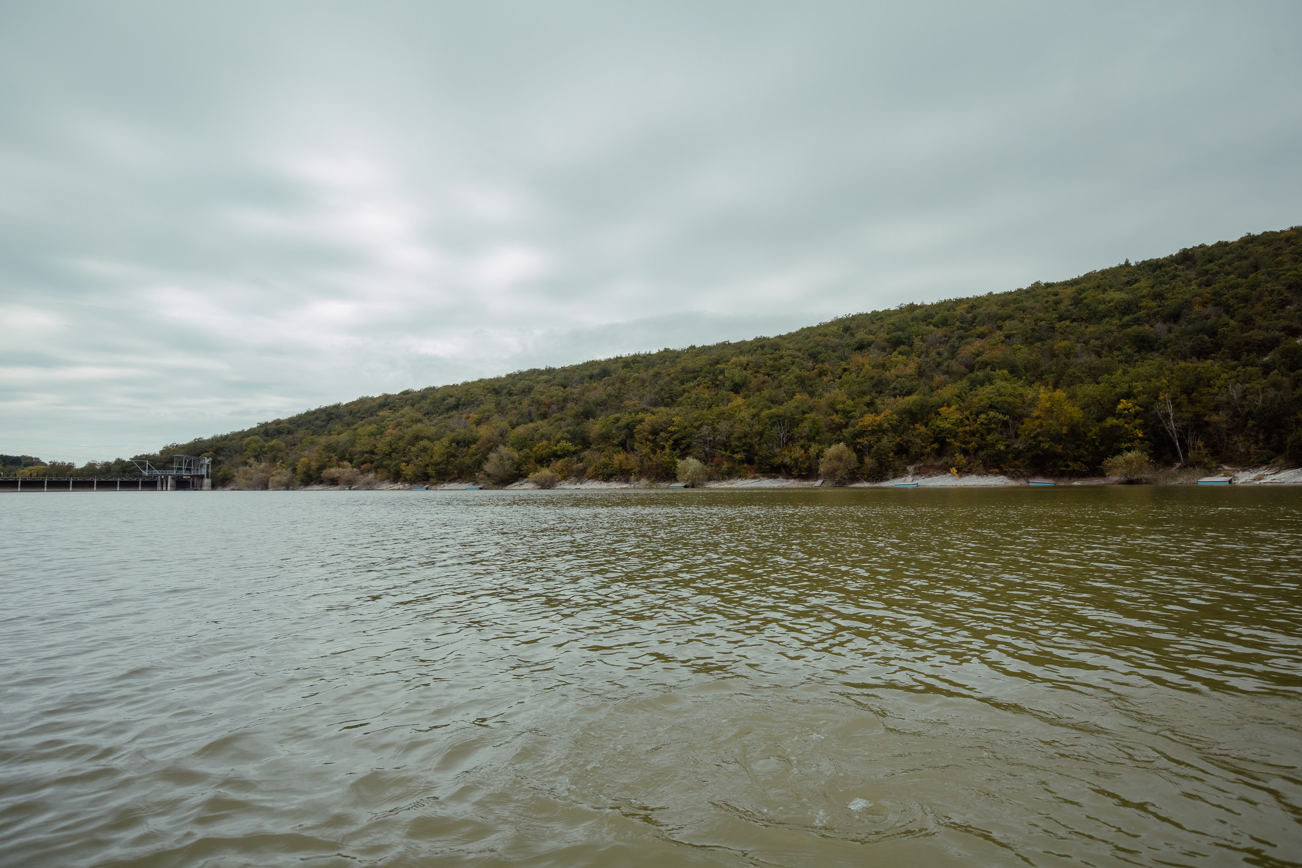 На озере. Фотограф Новороссийск