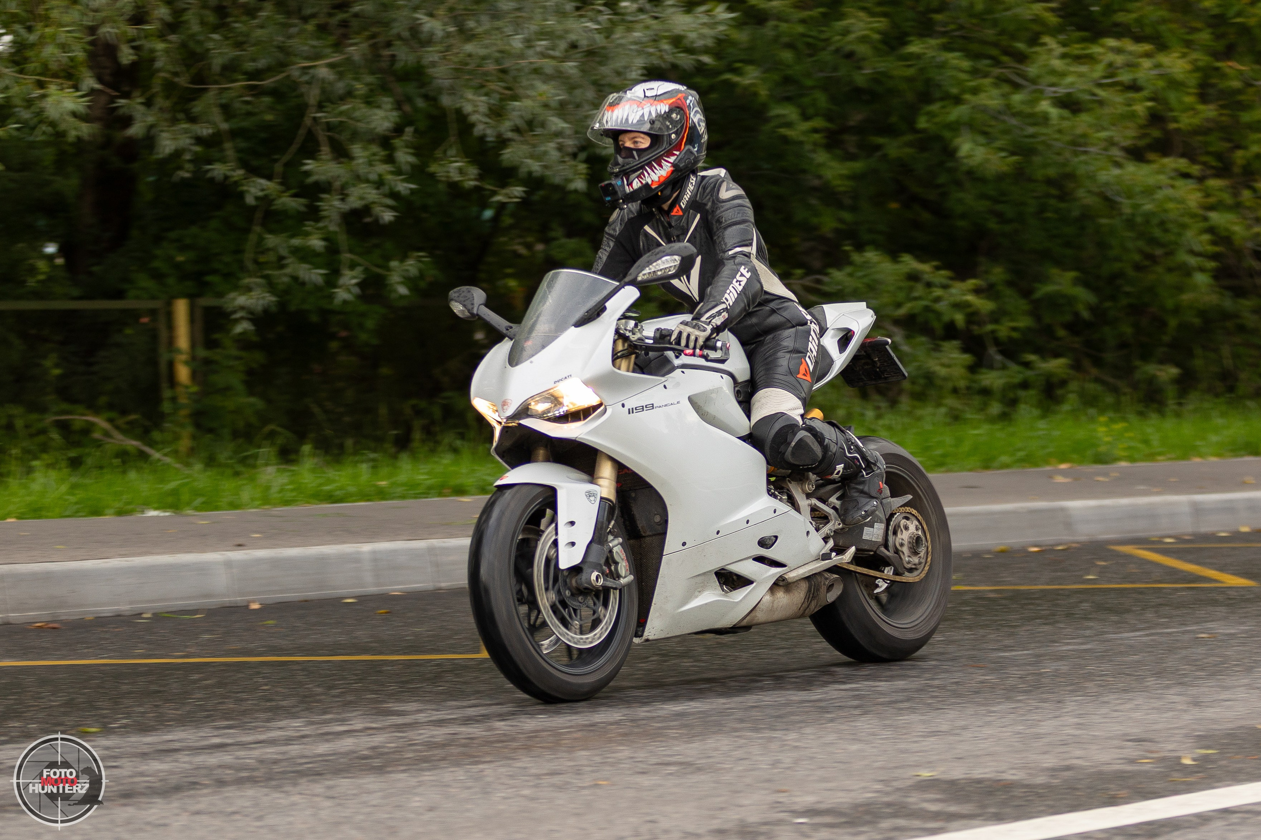 Мотоциклы на улицах города. Фотограф Ольга Гирусова «Пантерочка» Москва