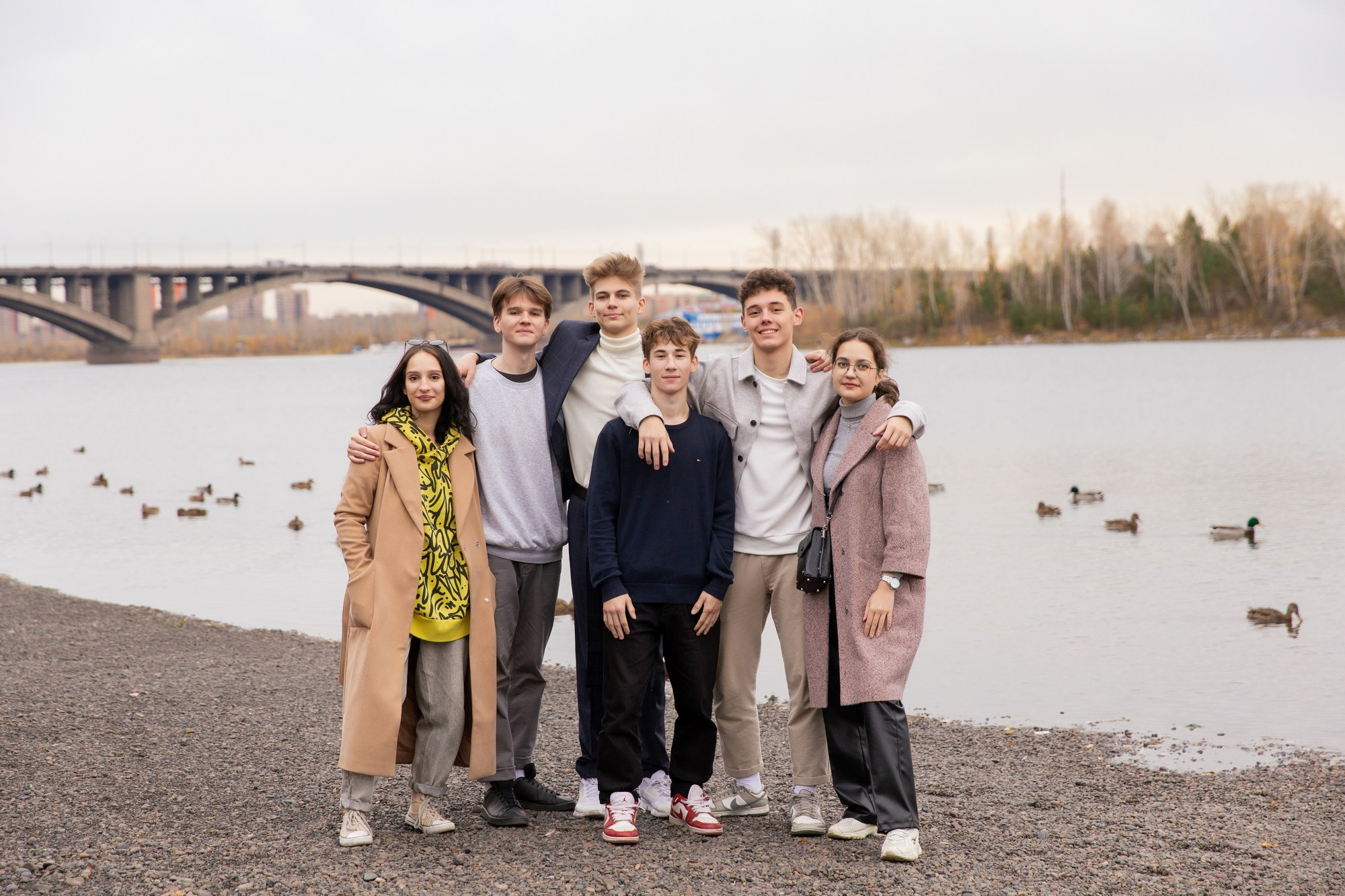 Осенняя фотосессия для выпускного альбома 11а класса 8 гимназии. СИГМА | Студия выпускных альбомов Красноярск