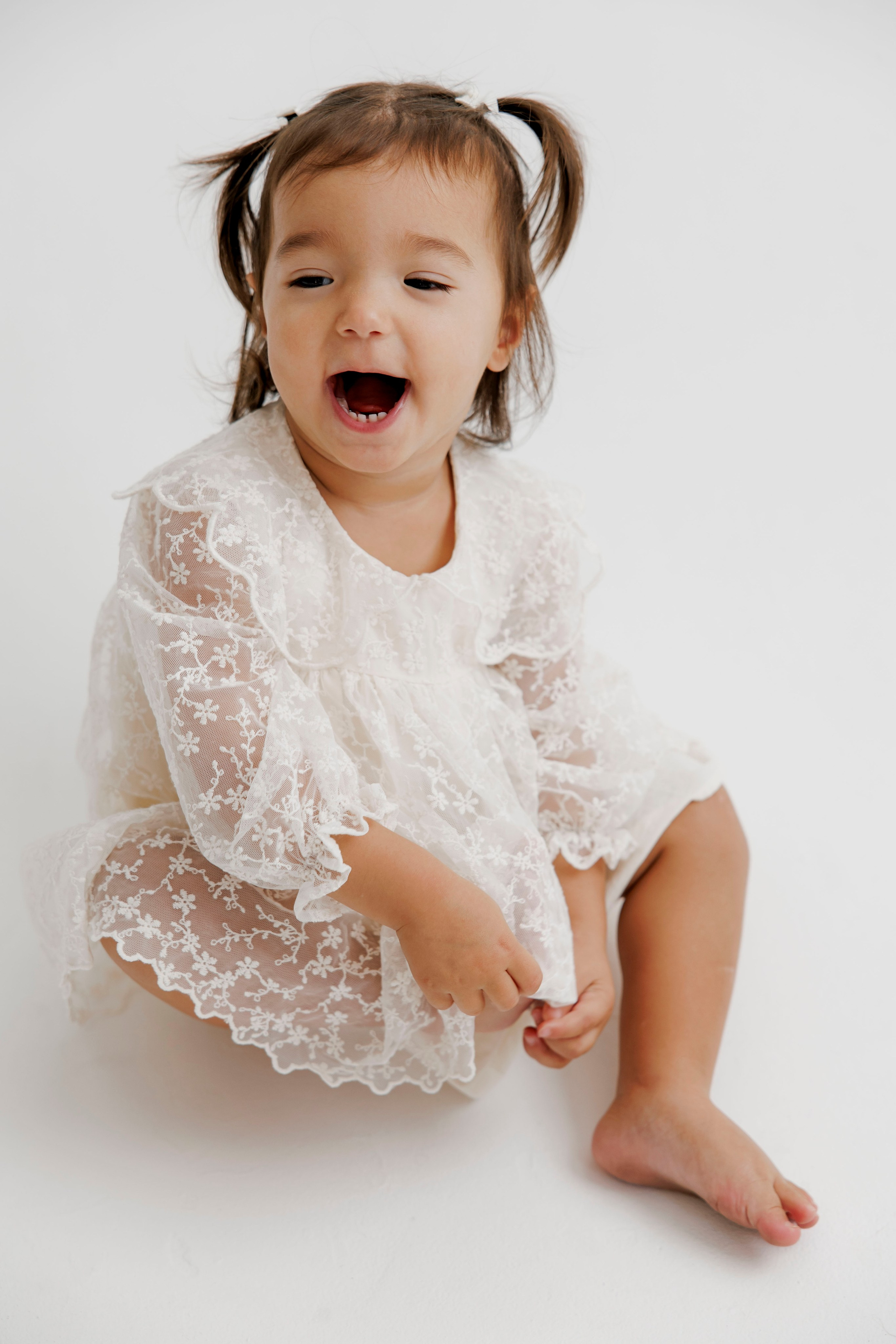 Family photoshoot inside the studio. Wedding and family photographer