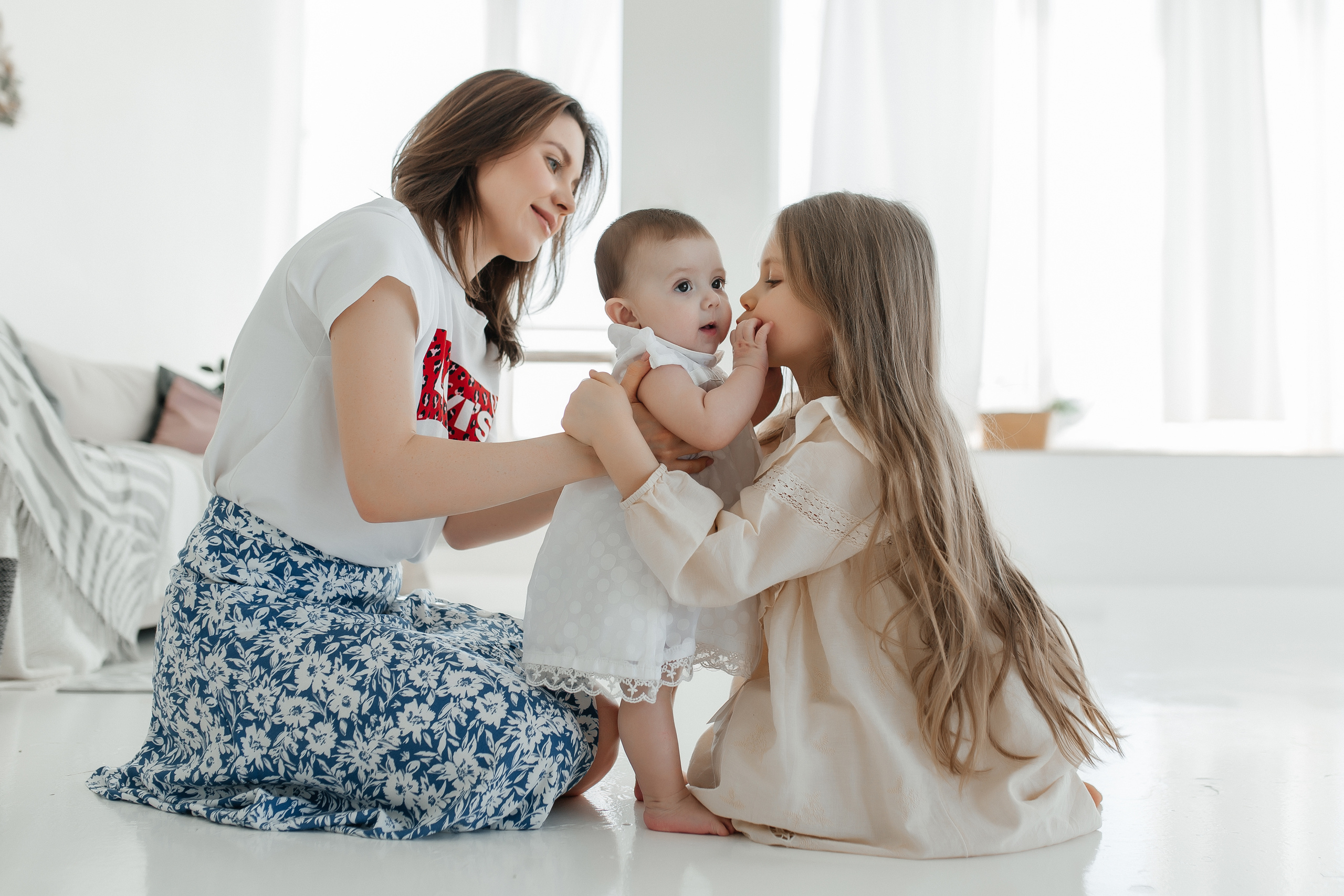 Семейная фотосессия в студии. Фото Радости. Свадебный и семейный фотограф в Москве Юлия Самойлова