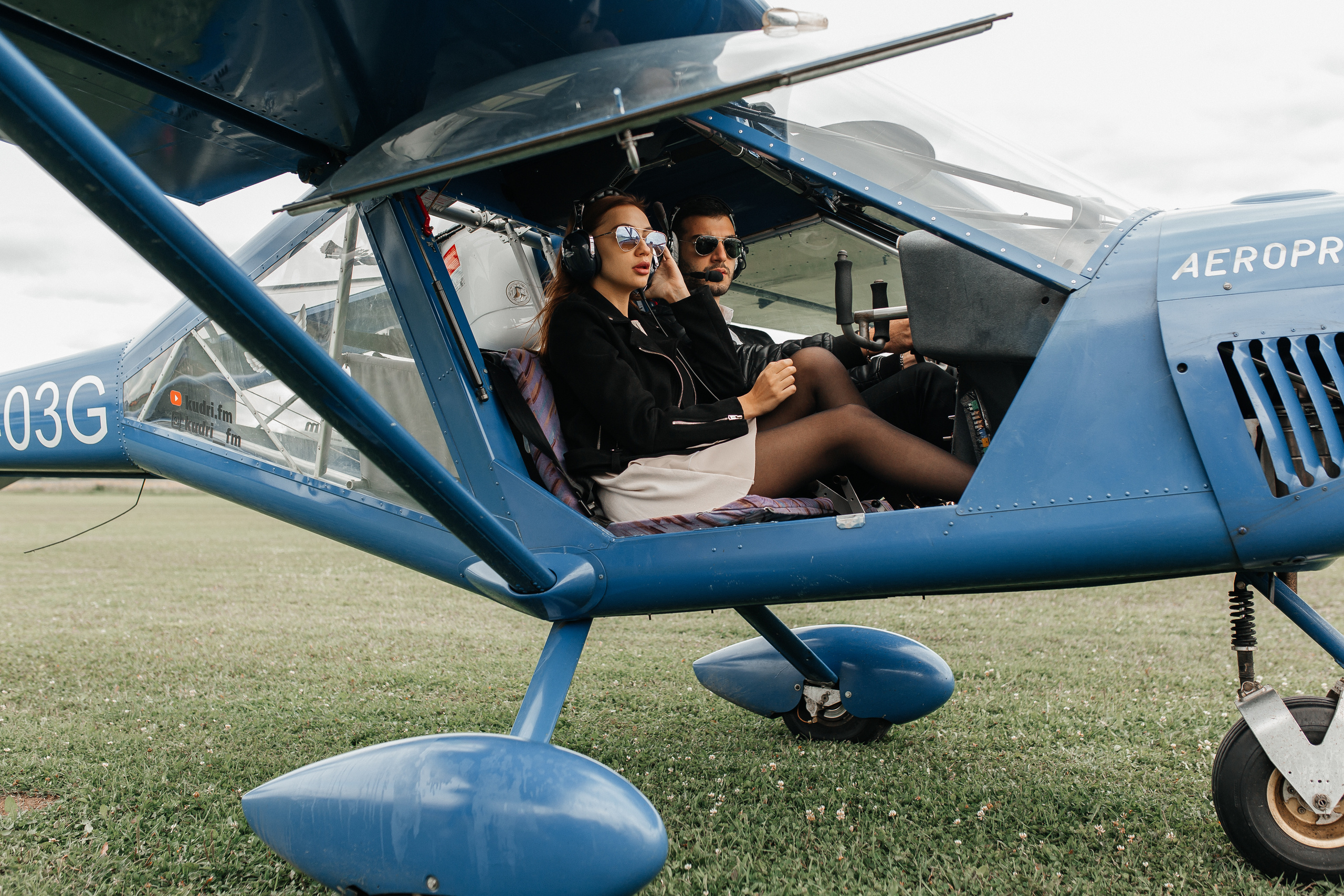 Фотосессия с самолетом. Фото Радости. Свадебный и семейный фотограф в Москве Юлия Самойлова