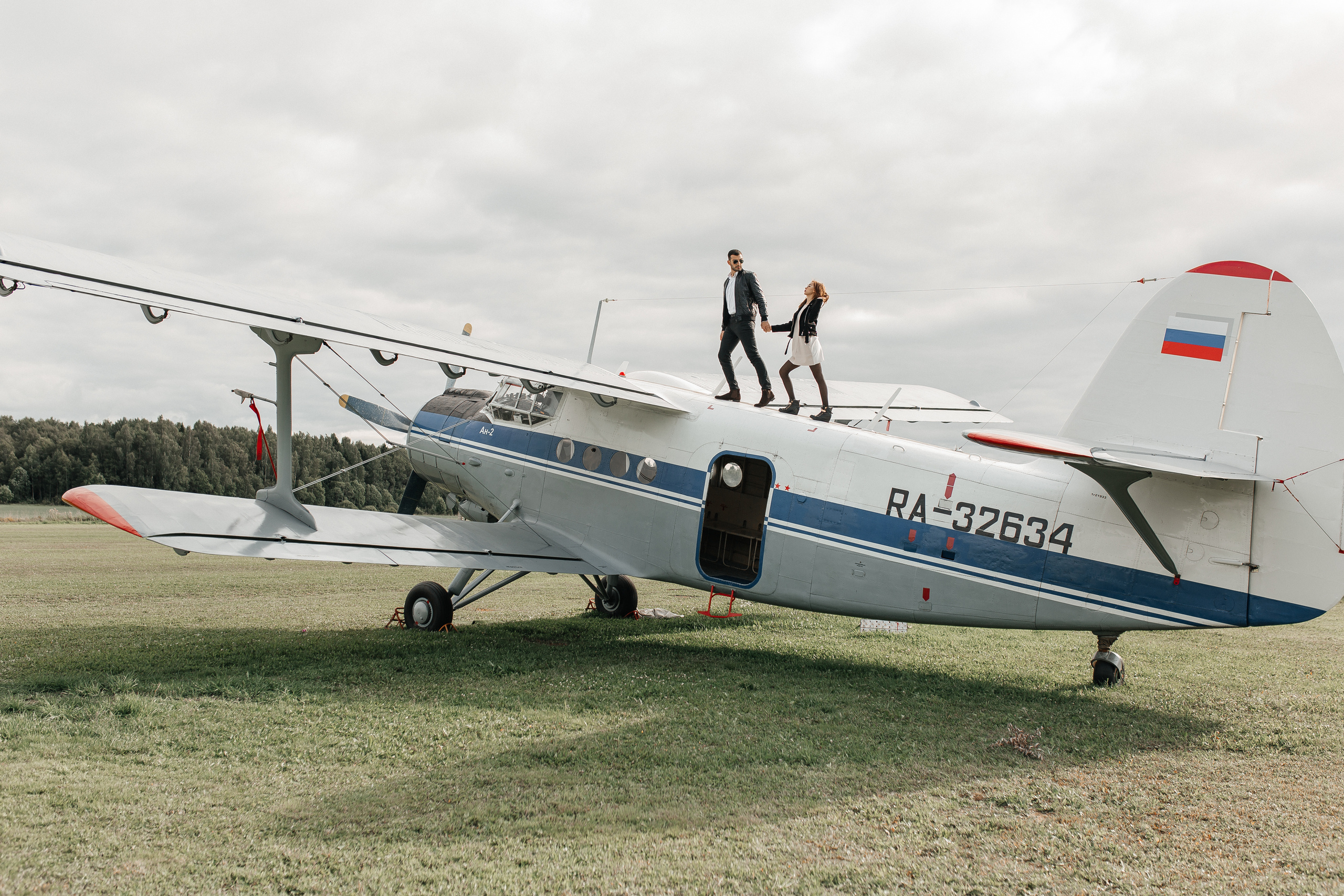 Фотосессия с самолетом. Фото Радости. Свадебный и семейный фотограф в Москве Юлия Самойлова