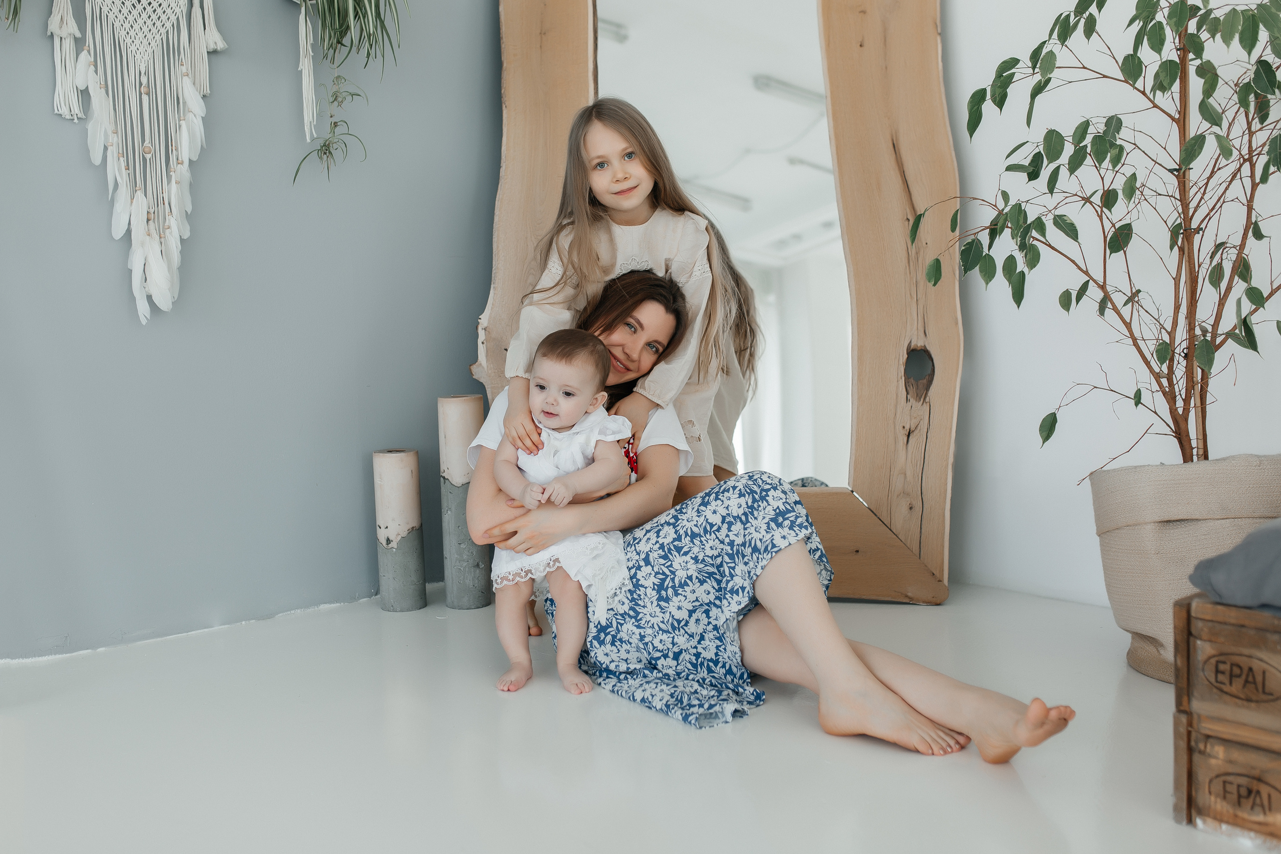 Семейная фотосессия в студии. Фото Радости. Свадебный и семейный фотограф в Москве Юлия Самойлова