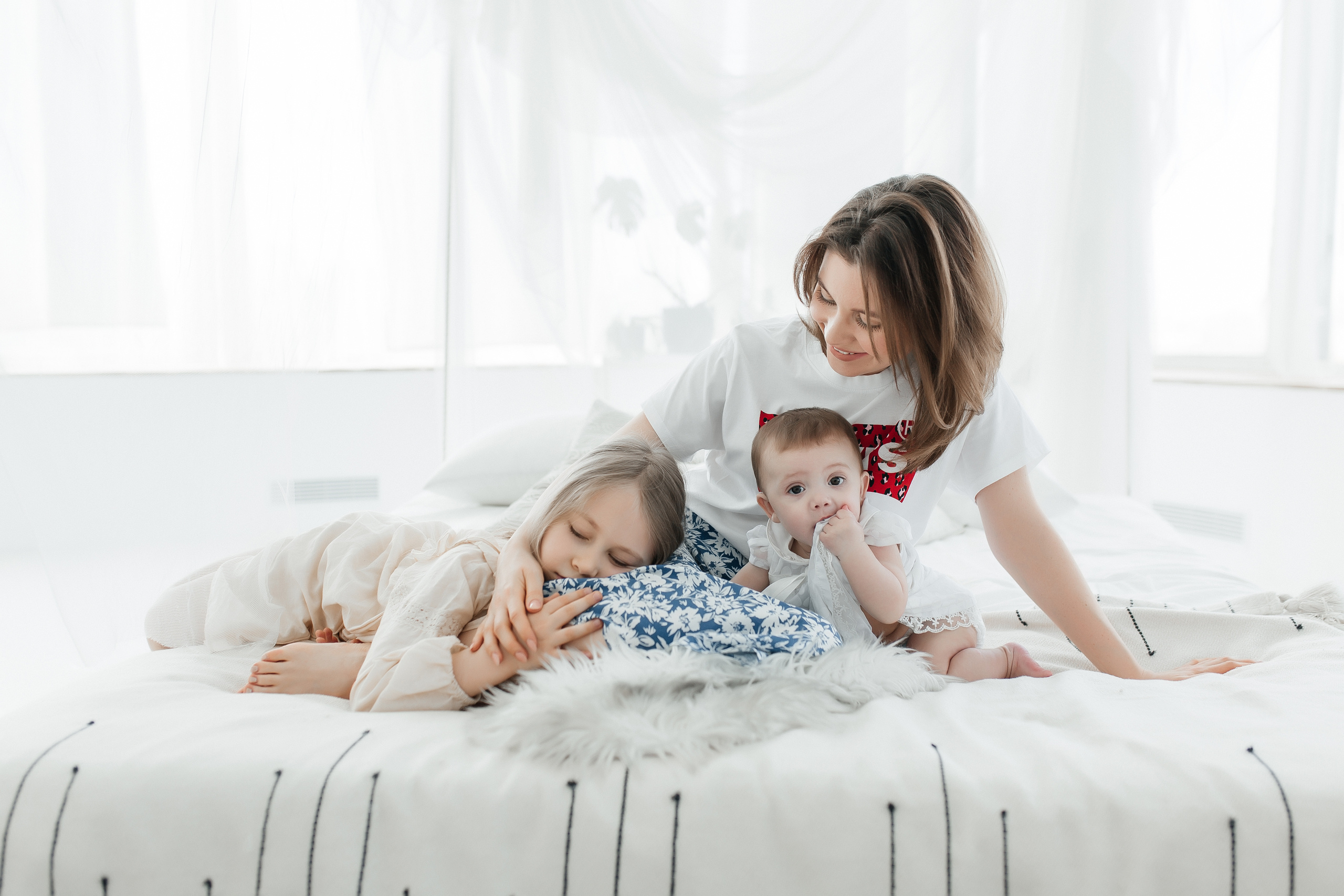 Семейная фотосессия в студии. Фото Радости. Свадебный и семейный фотограф в Москве Юлия Самойлова