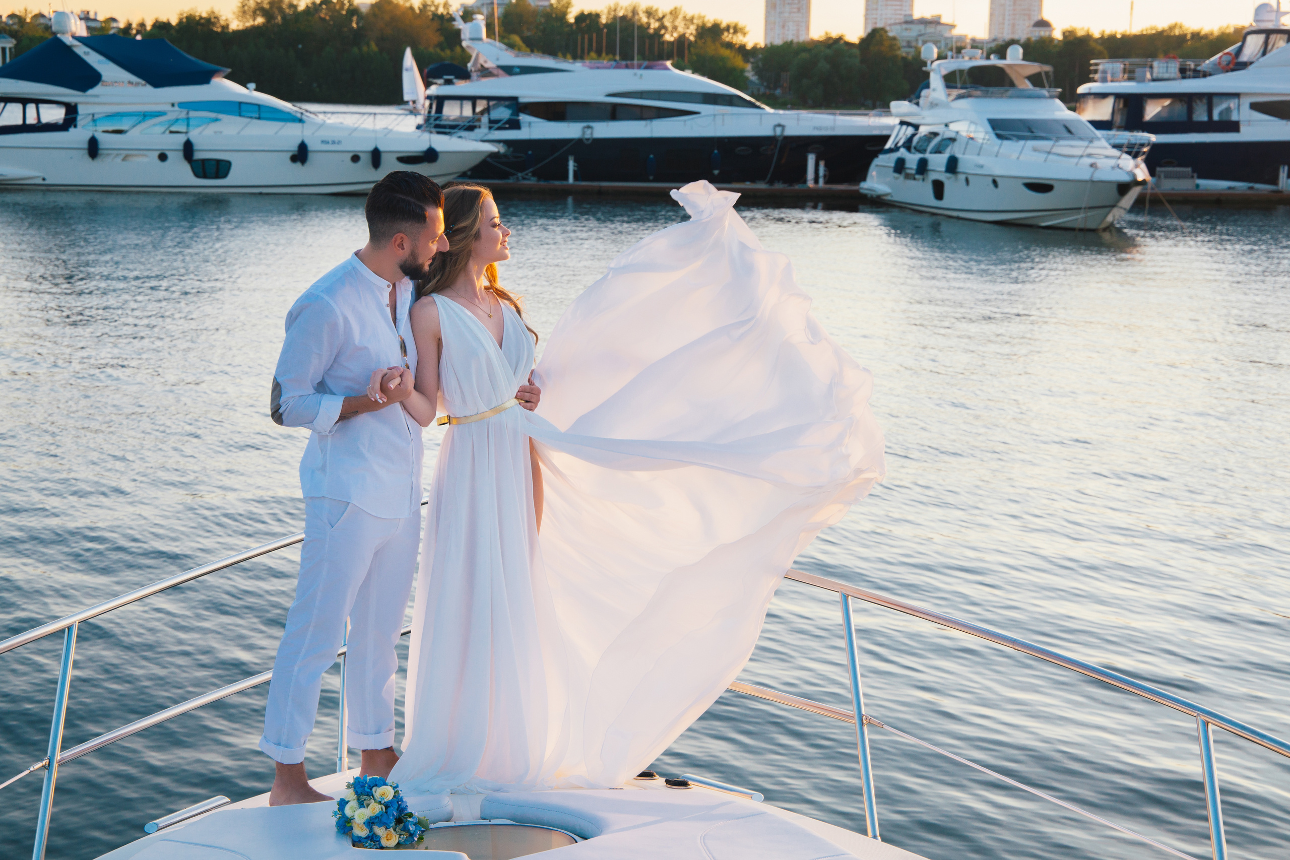 Свадебная фотосессия на яхте. Фото Радости. Свадебный и семейный фотограф в Москве Юлия Самойлова