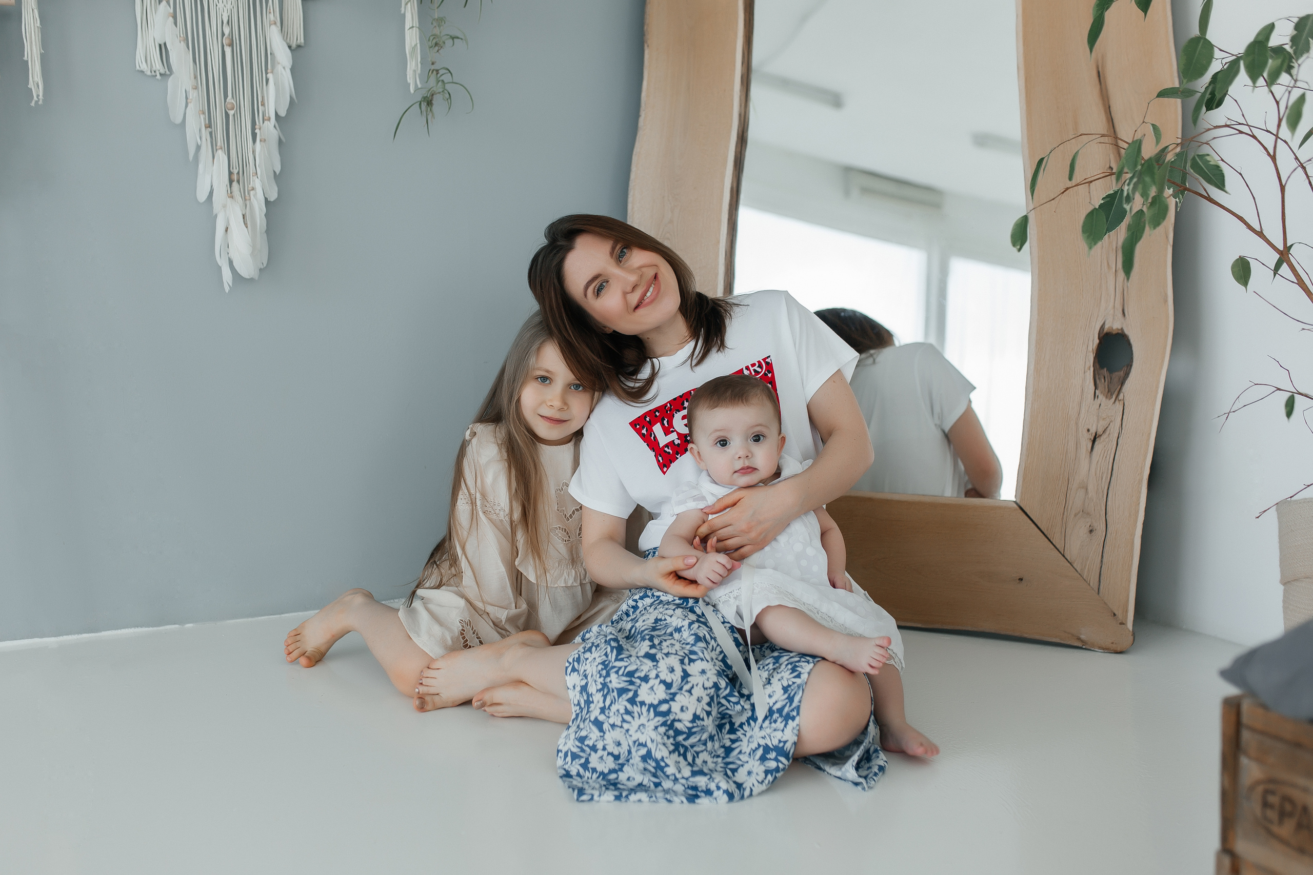 Семейная фотосессия в студии. Фото Радости. Свадебный и семейный фотограф в Москве Юлия Самойлова