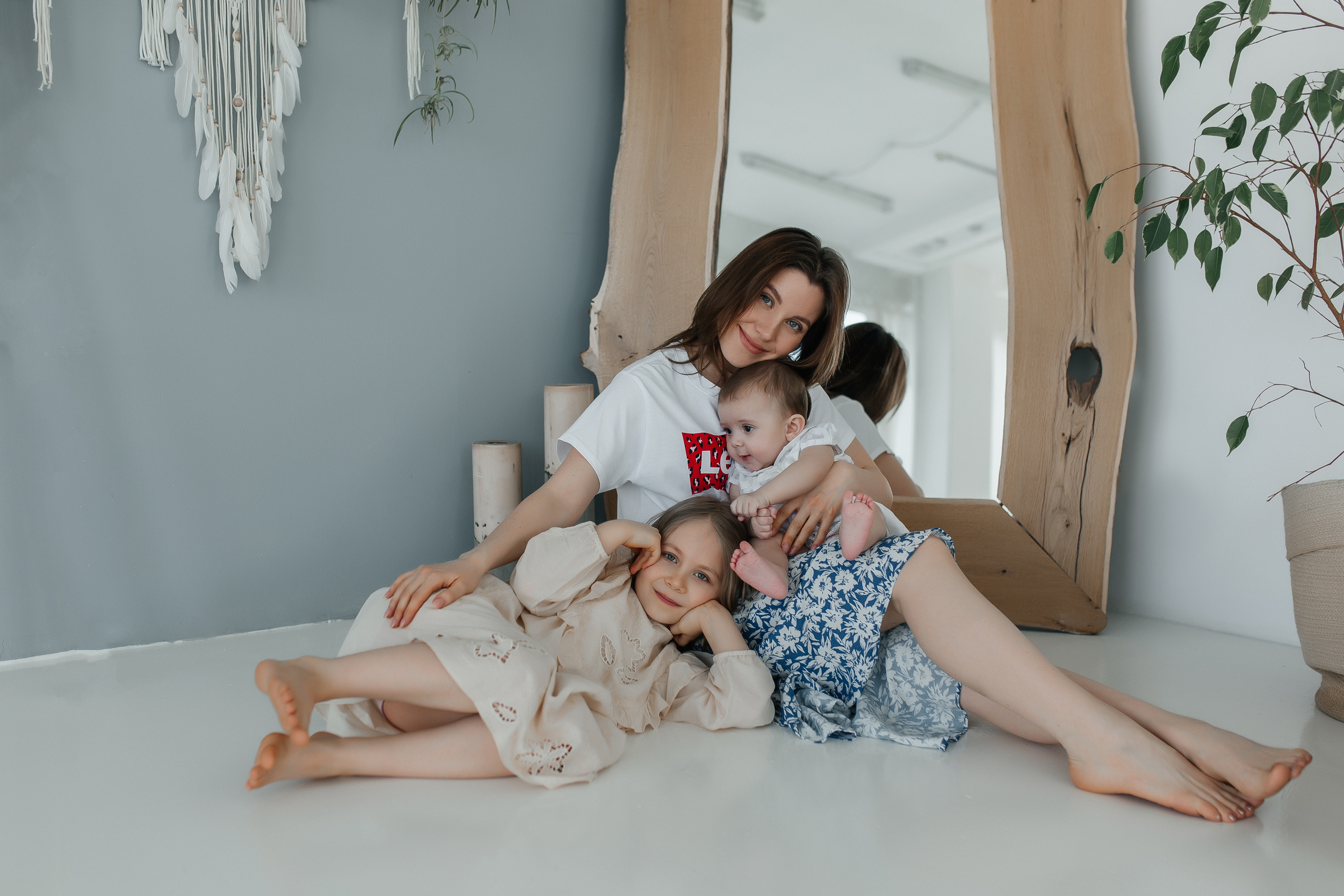 Семейная фотосессия в студии. Фото Радости. Свадебный и семейный фотограф в Москве Юлия Самойлова