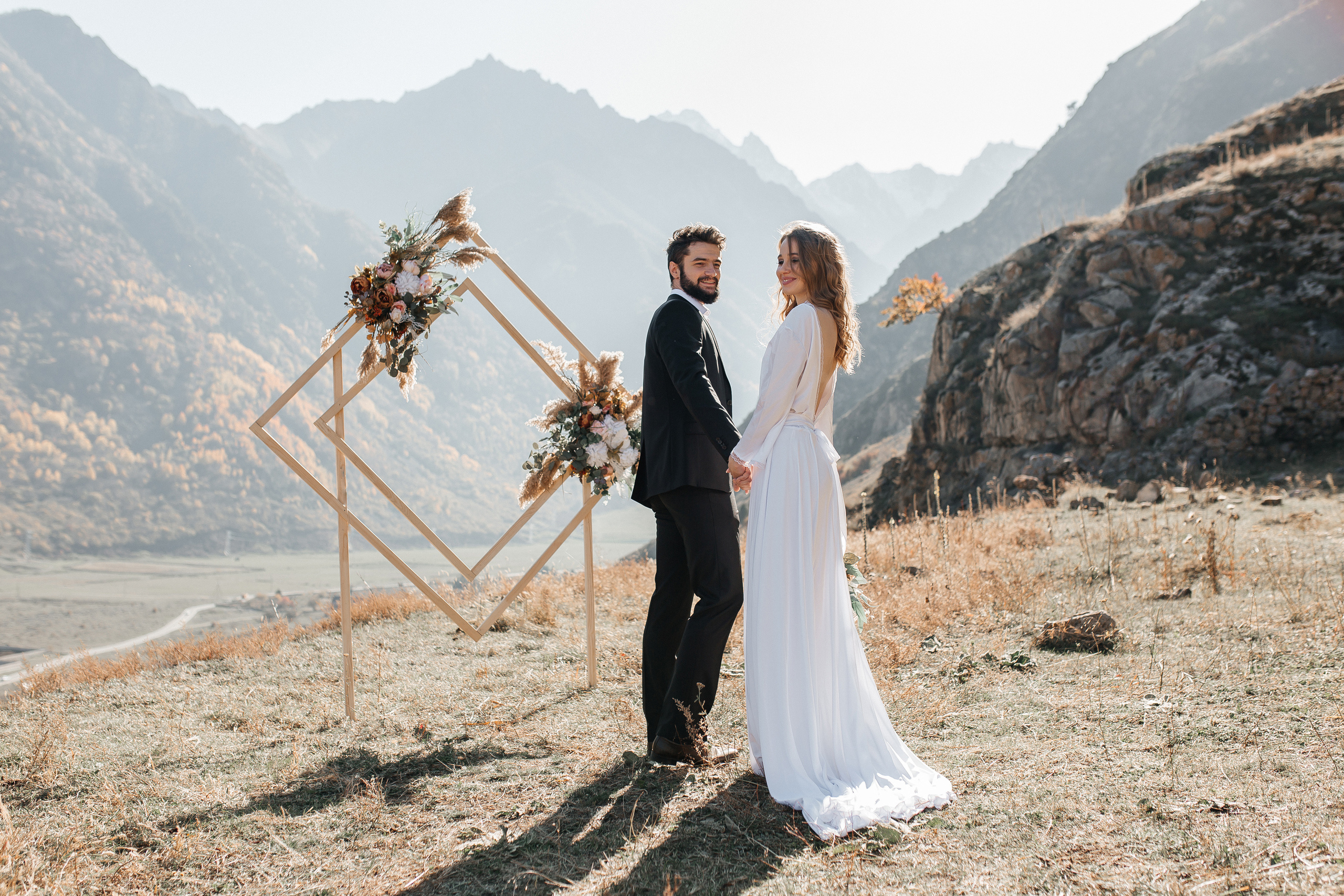 Свадебная фотосессия в горах. Фото Радости. Свадебный и семейный фотограф в Москве Юлия Самойлова