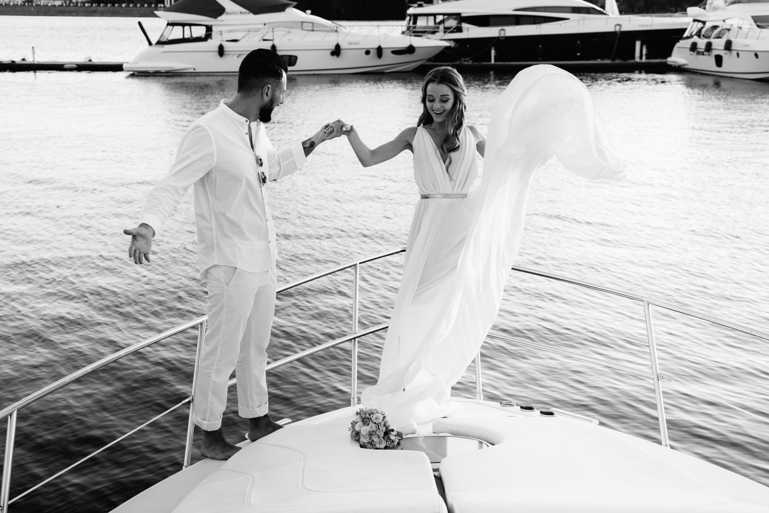 Свадебная фотосессия на яхте. Фото Радости. Свадебный и семейный фотограф в Москве Юлия Самойлова