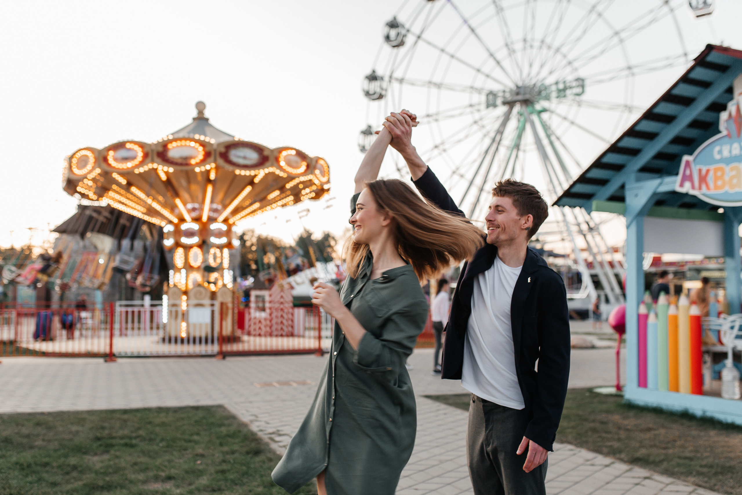 Фотосессия на аттракционах. Фото Радости. Свадебный и семейный фотограф в Москве Юлия Самойлова