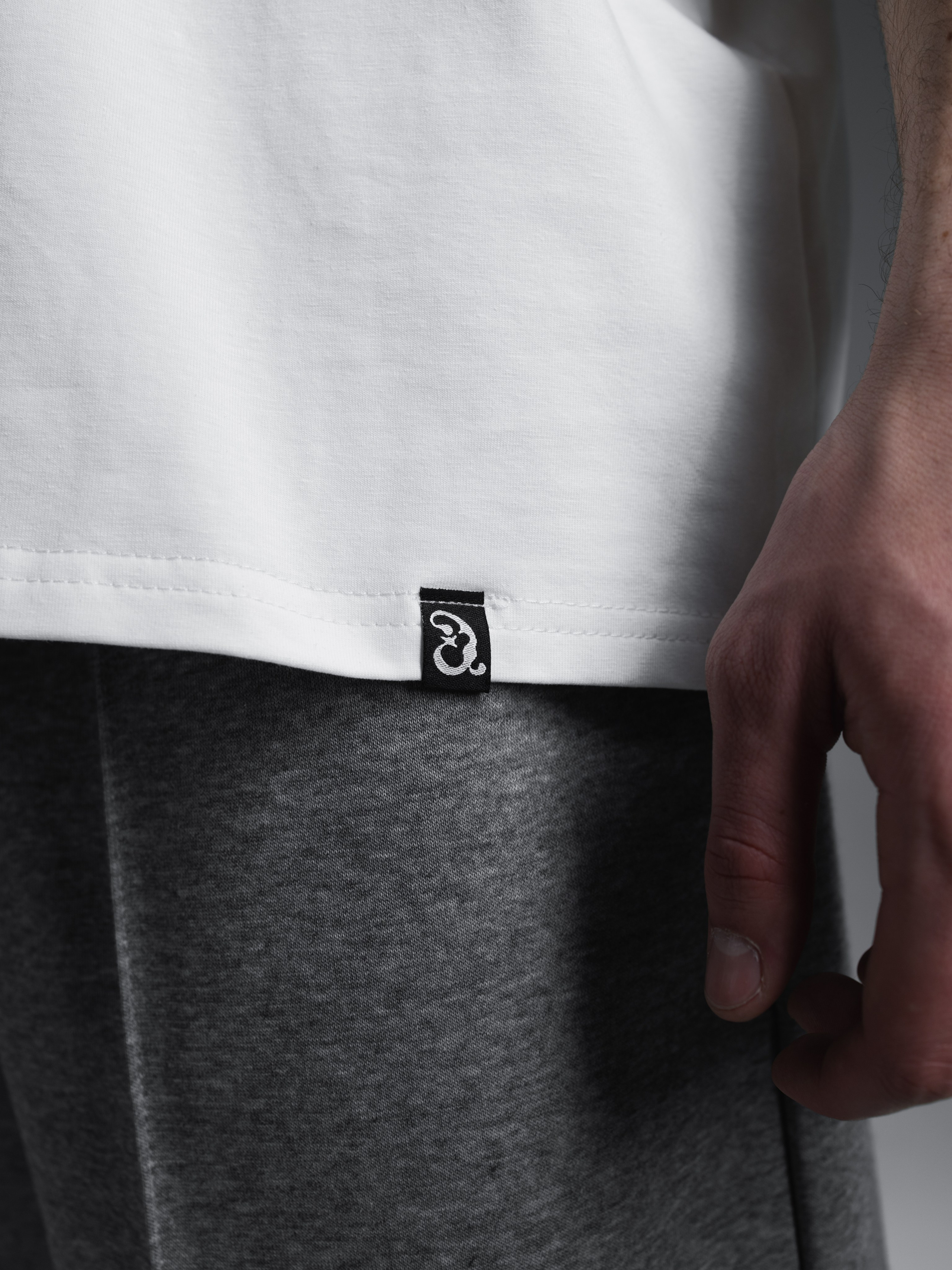 КАТАЛОГ | серый фон. RUNA production — стильные съемки для брендов