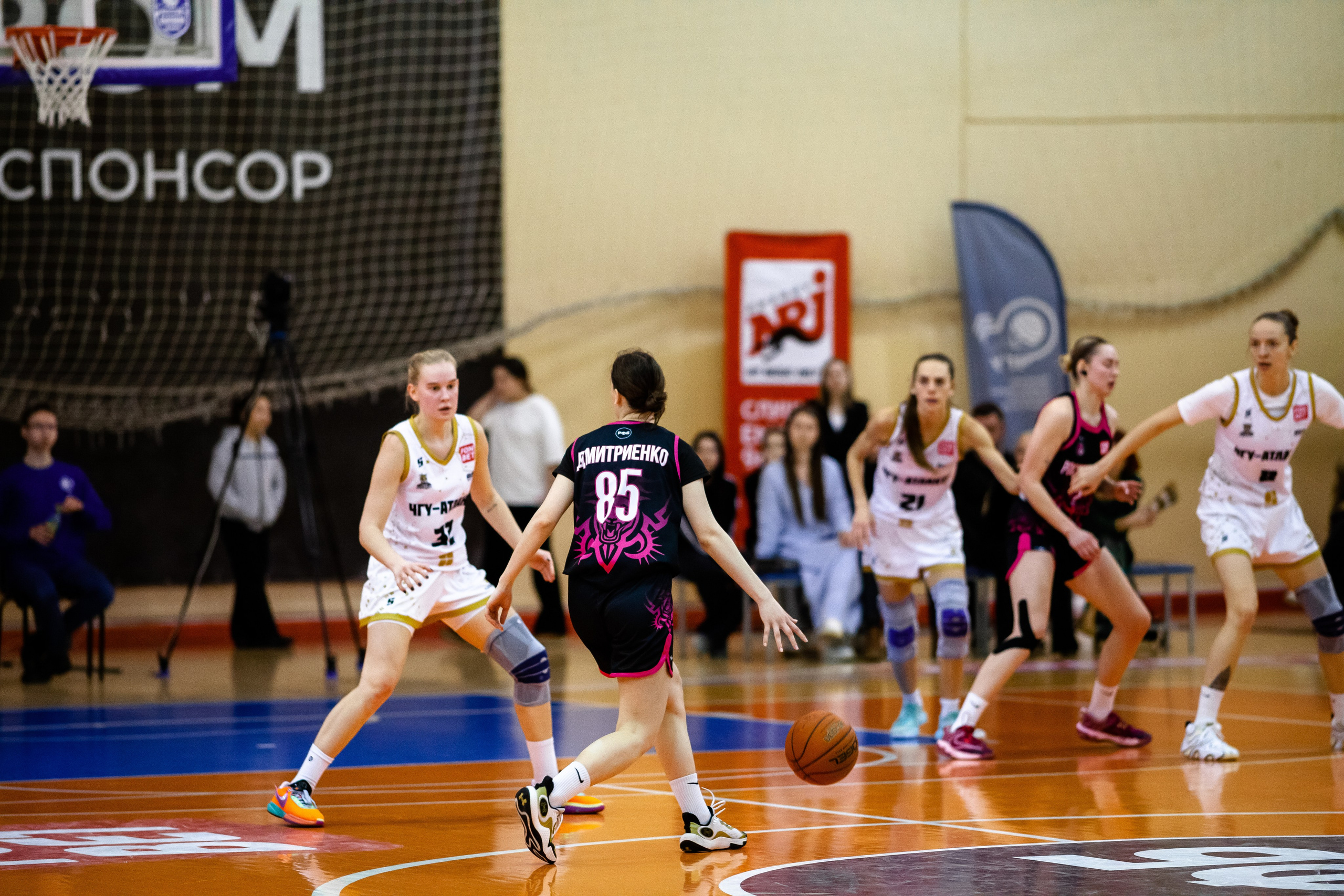 ЧГУ-Атланта — Ростов-ЮФУ / 1 игра. Фотография