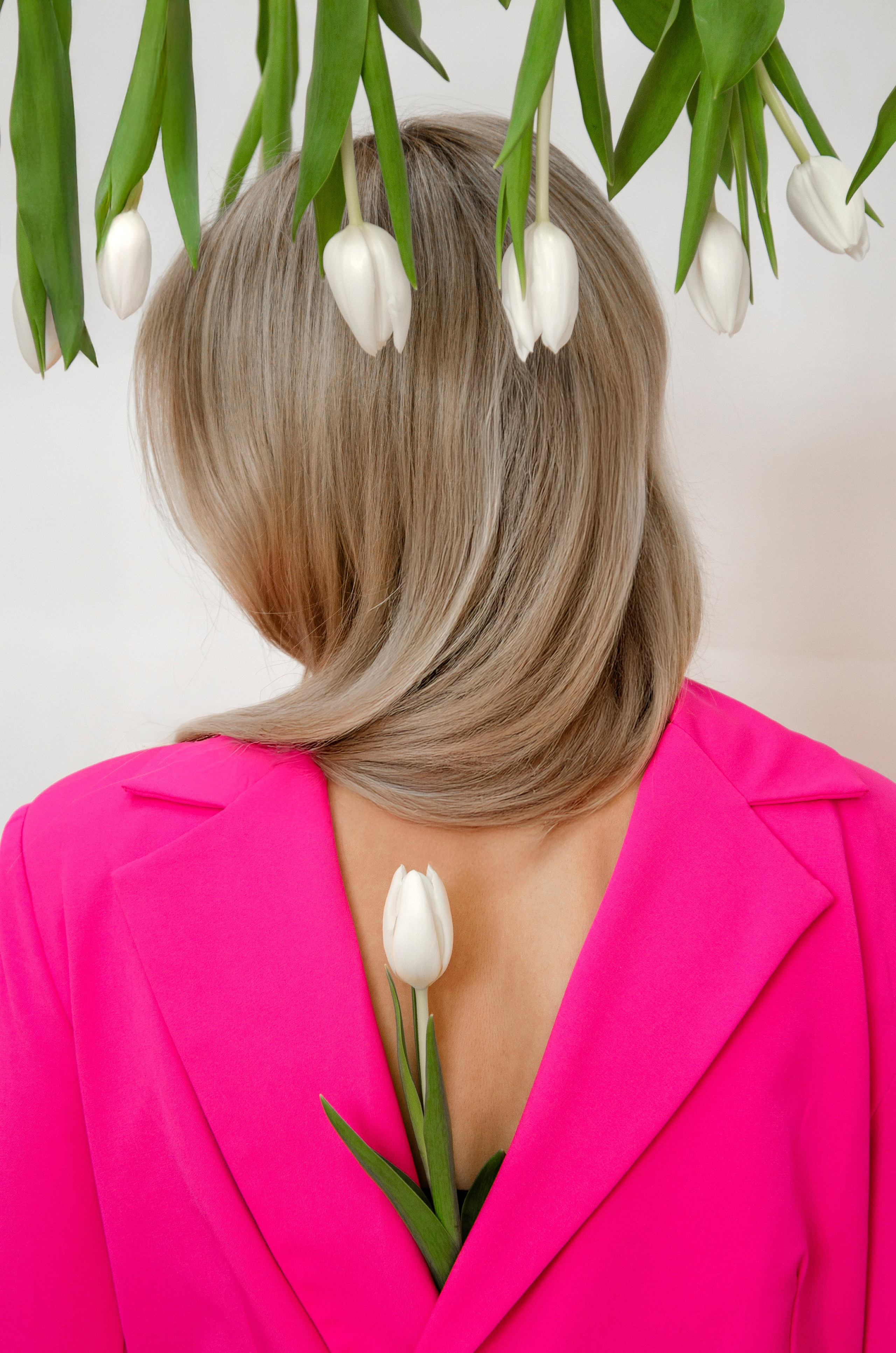 Портретная с тюльпанами. Фотографы в Тюмени Андрей и Лидия Войвод