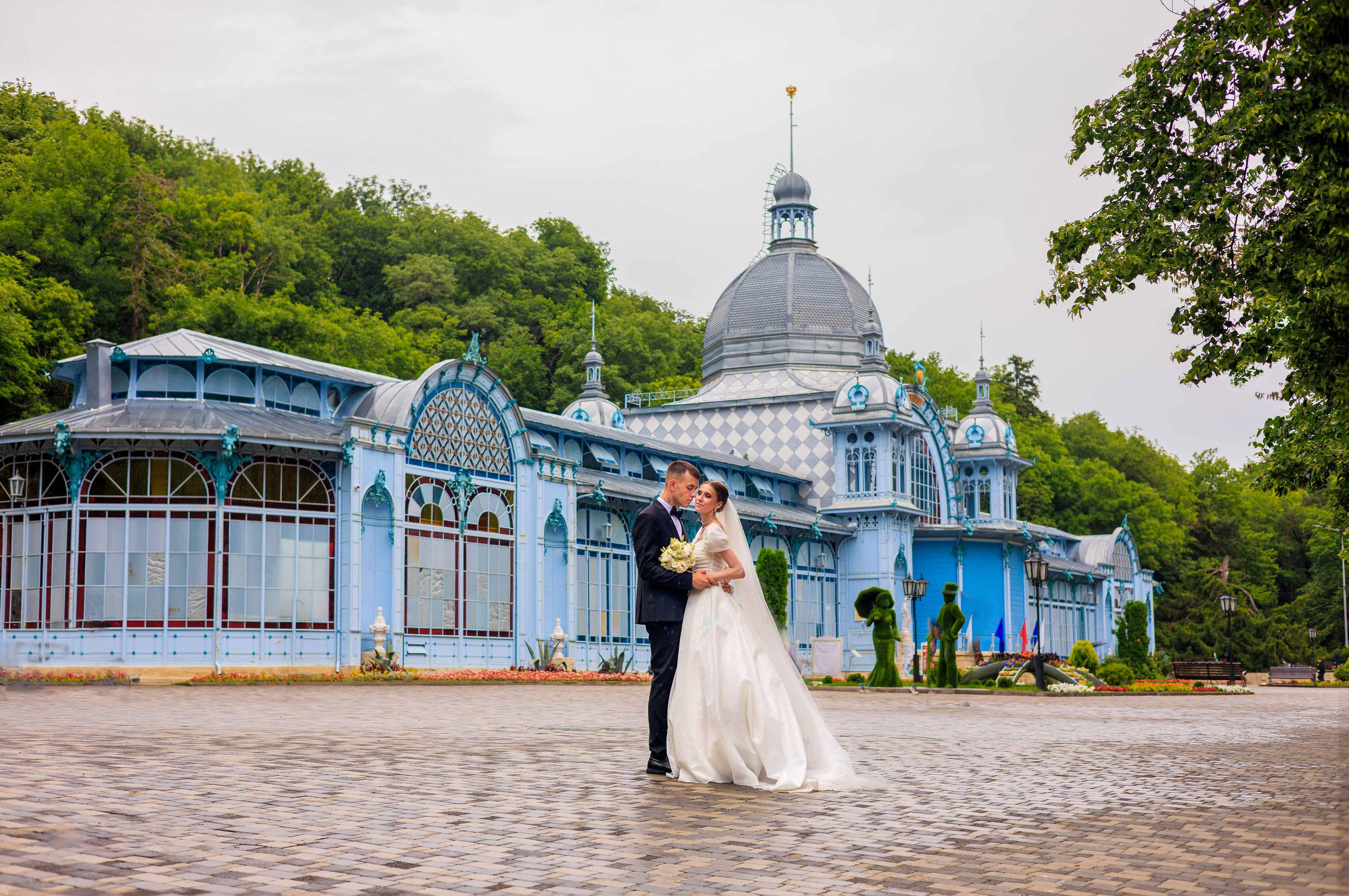 Фотосессия свадьбы в Железноводске - красивые фото у Пушкинской галереи