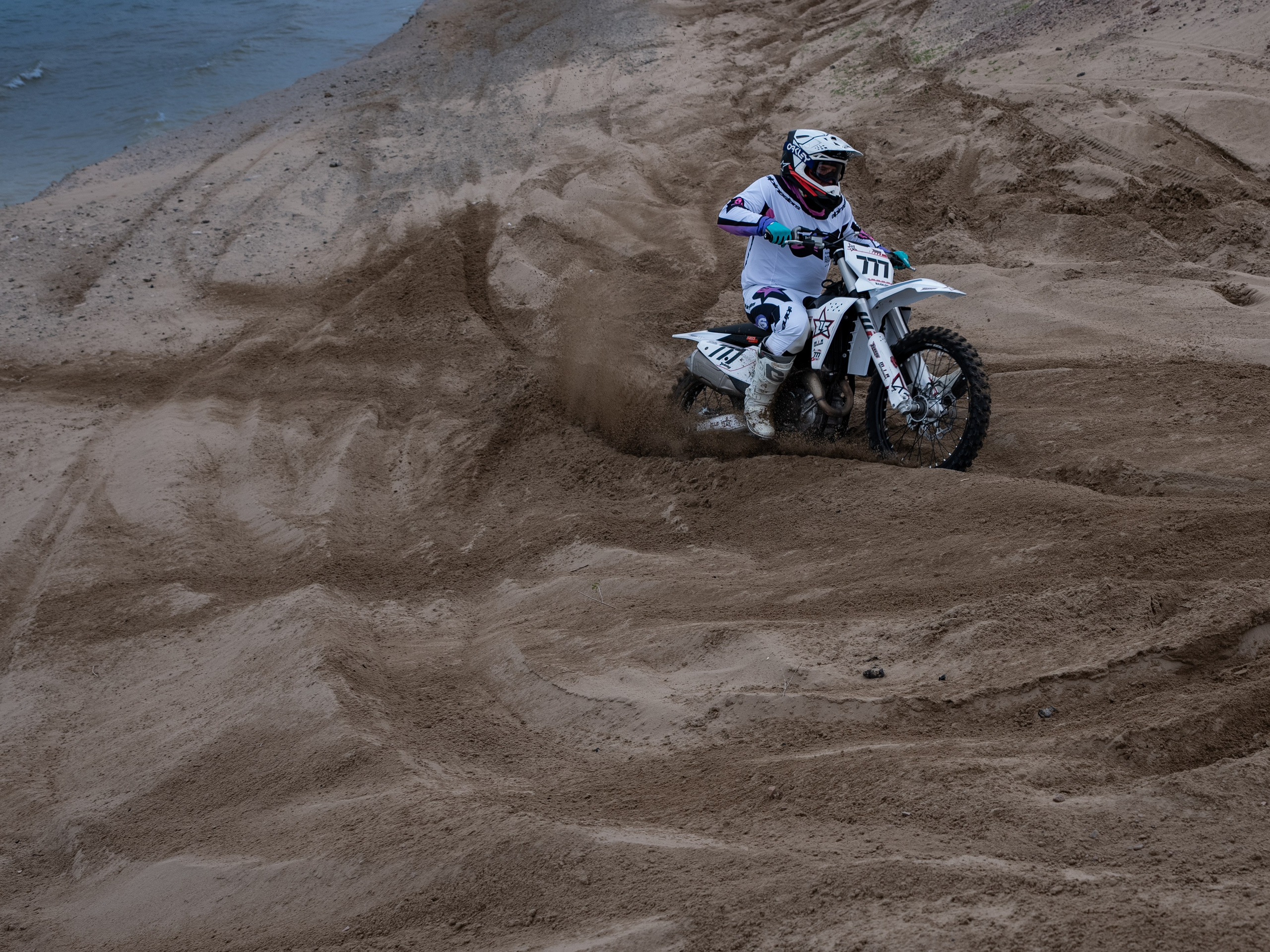Bike. Сайт Алматинского НЮ АРТ, будуар и фэшн фотографа Дениса Карпенко