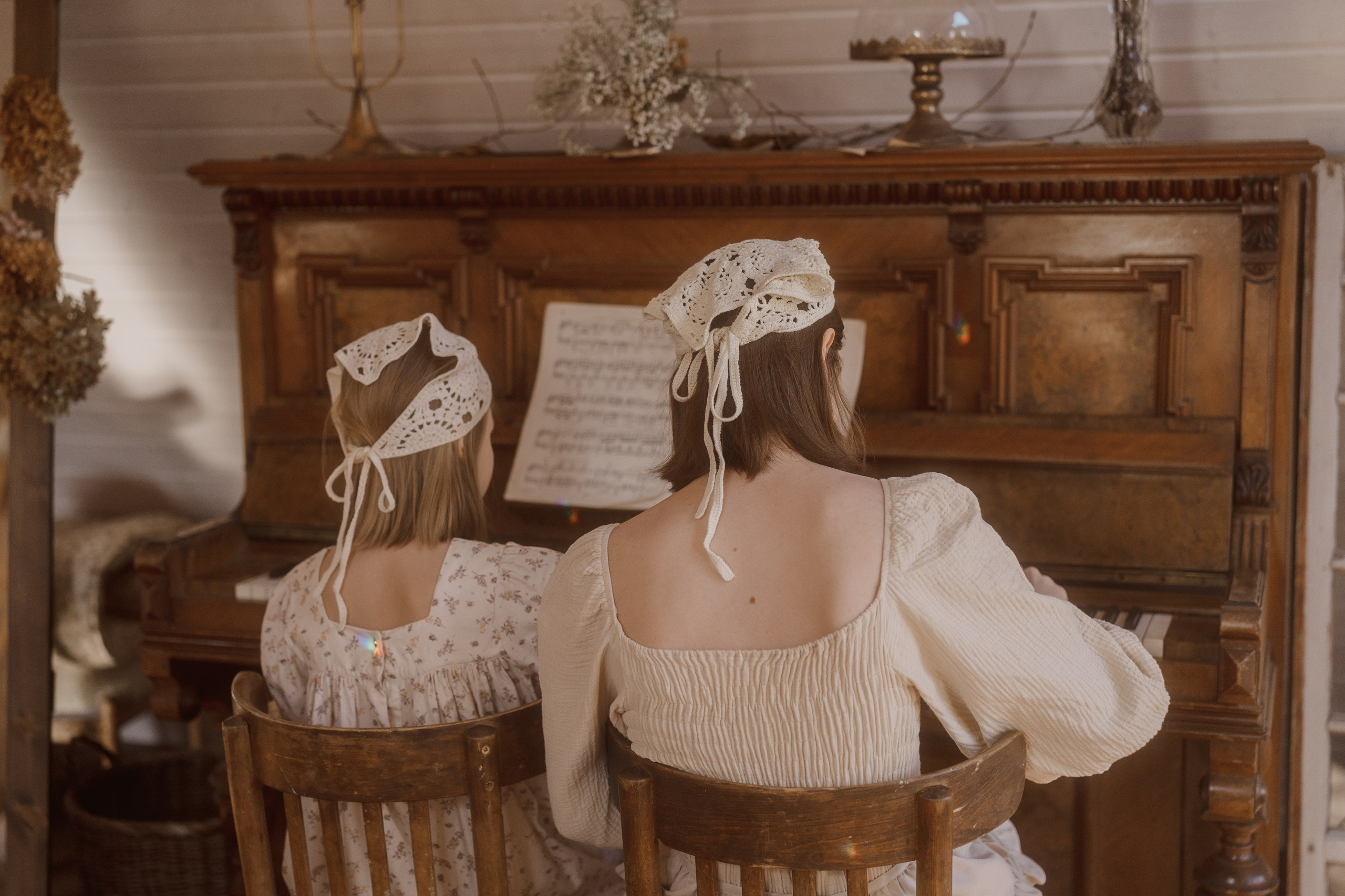 Нюша и Маша. Детская фотосессия Дом Элли г. Пушкино. Семейный и детский фотограф в Сергиев Посаде, Хотьково Якимчук Любовь