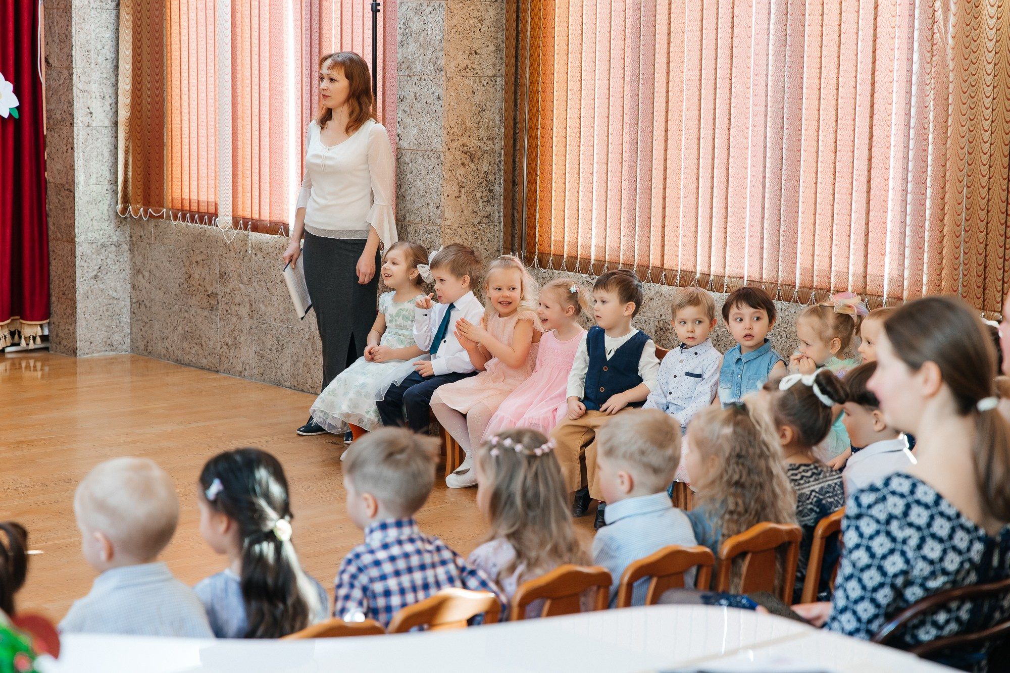 Детский сад № 93 — Утренник (07.03.2023). Свадебный и семейный фотограф Крамар Наталья