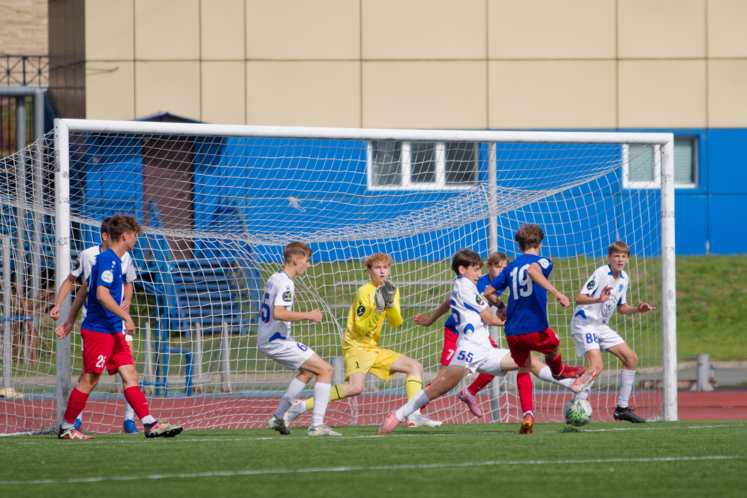 Матч ЮФЛ Сахалин-Хабаровск (U-16). Кутузов Евгений Фотограф в Южно-Сахалинске