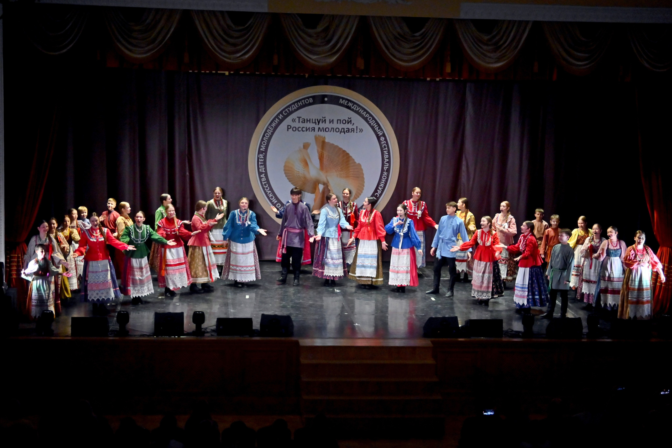 Гала-концерт. Танцуй и пой, Россия Молодая! 22.04.2024. Профессиональный фотограф в Москве Алёна Котова