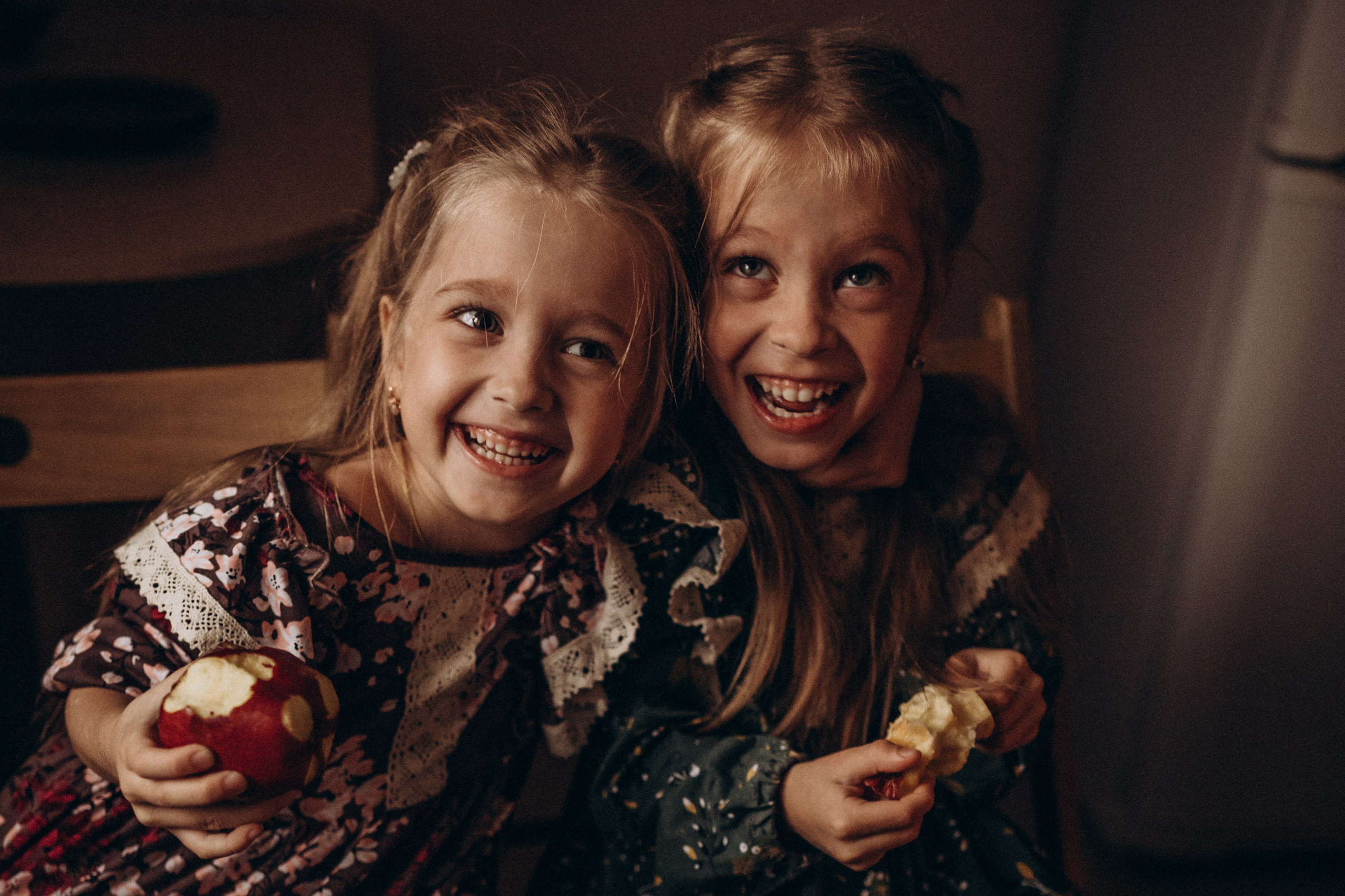 Бабушка с внуками. Семейный фотограф lifestyle в Новосибирске Елена Шпилевая