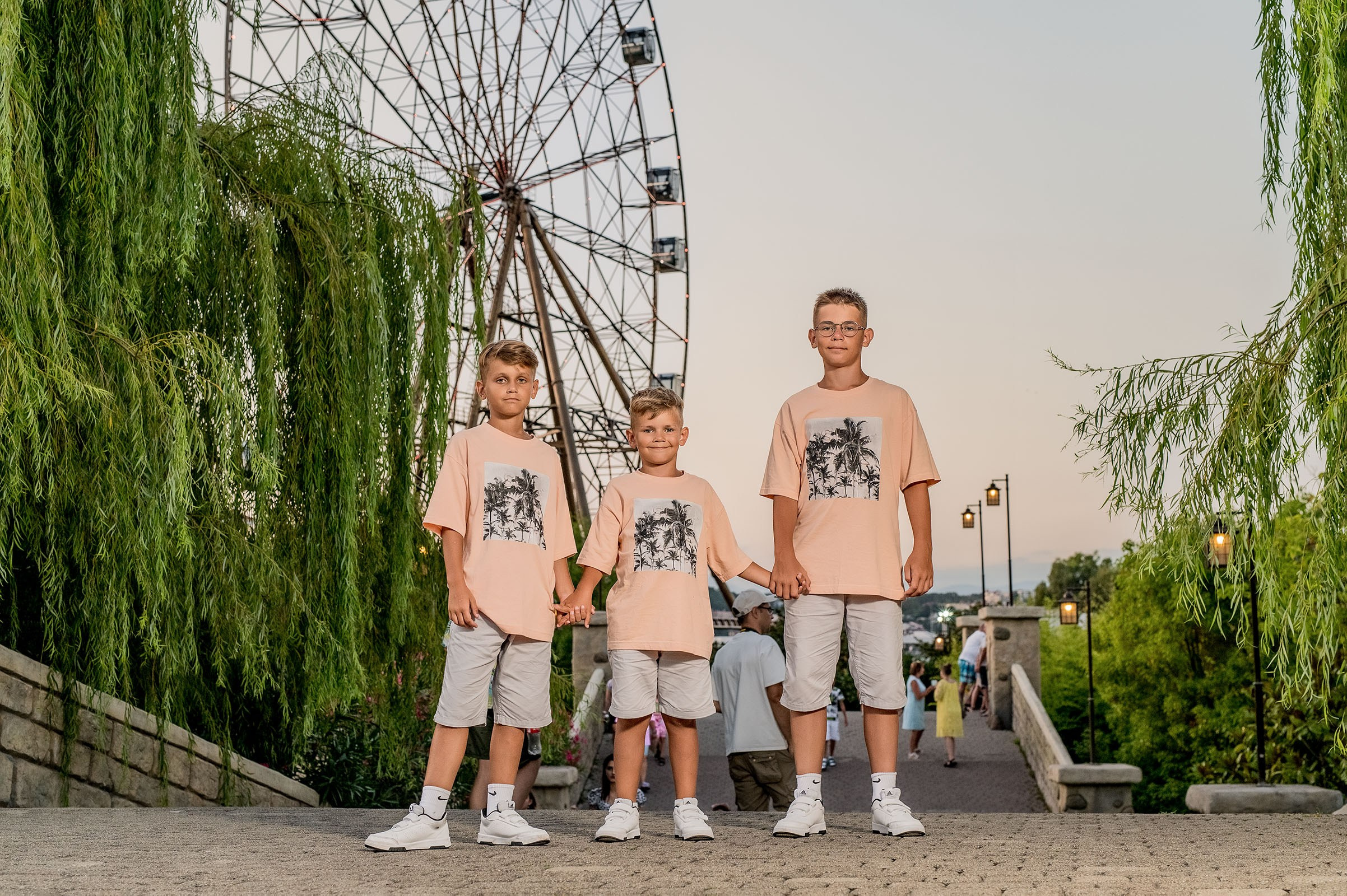 Братья в Сочи-парке