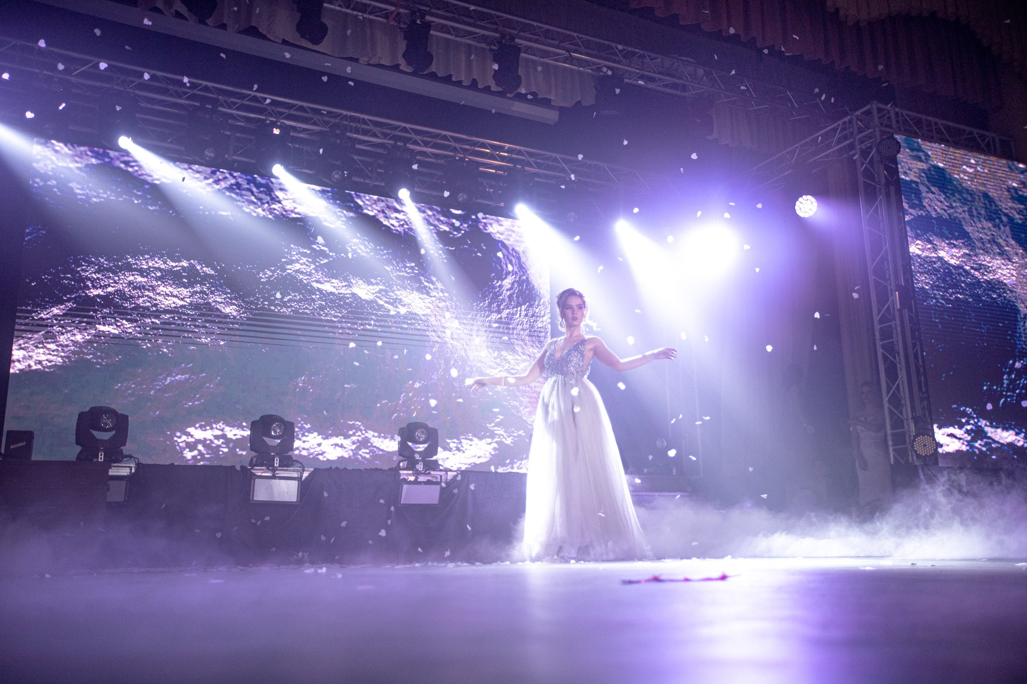 Конкурс красоты Мисс КубГУ 2022. Репортажный, промышленный и маркетплейс-фотограф Дмитрий Чернат