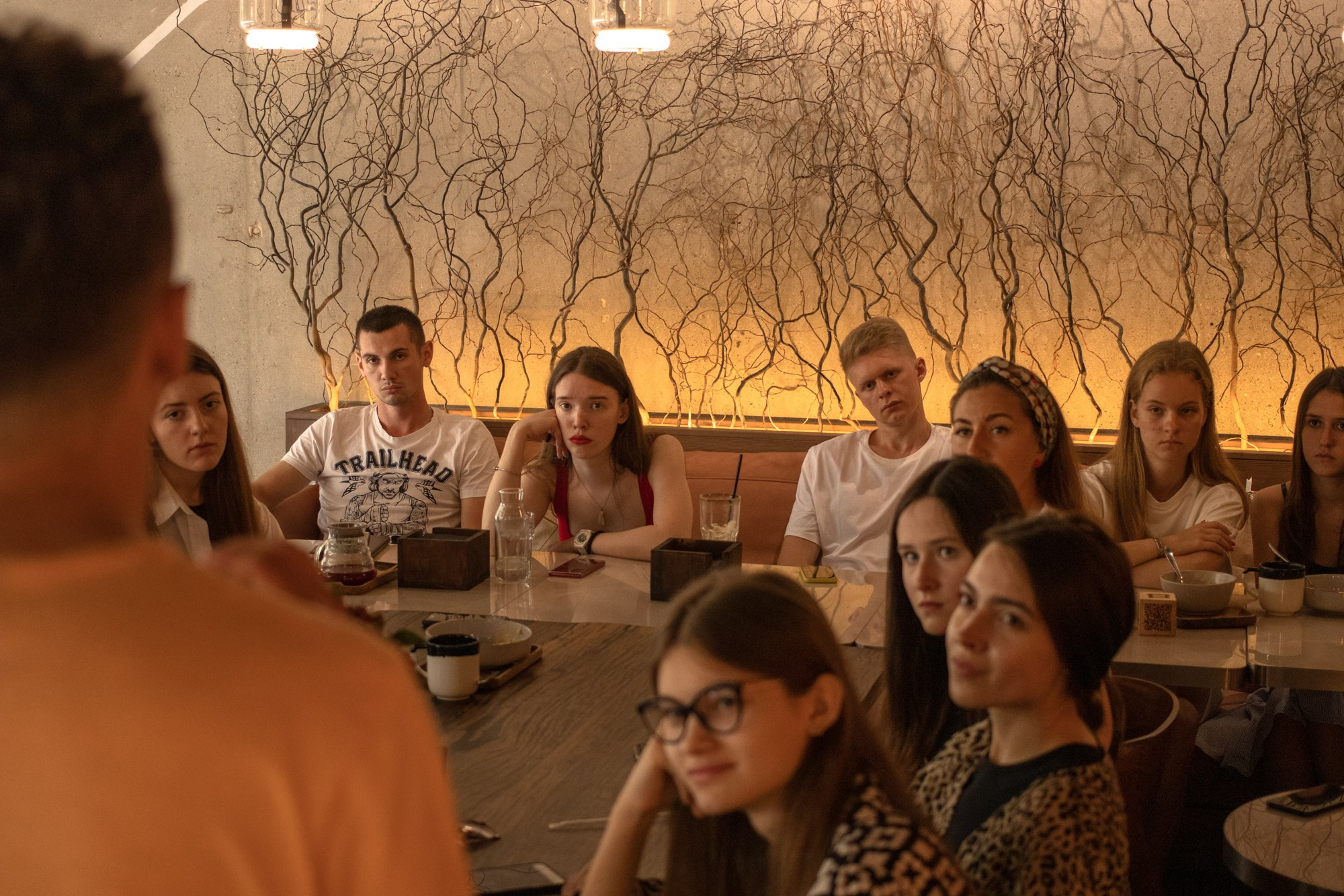 Встреча с основателем кофеен «Зацепи». Репортажный, промышленный и маркетплейс-фотограф Дмитрий Чернат